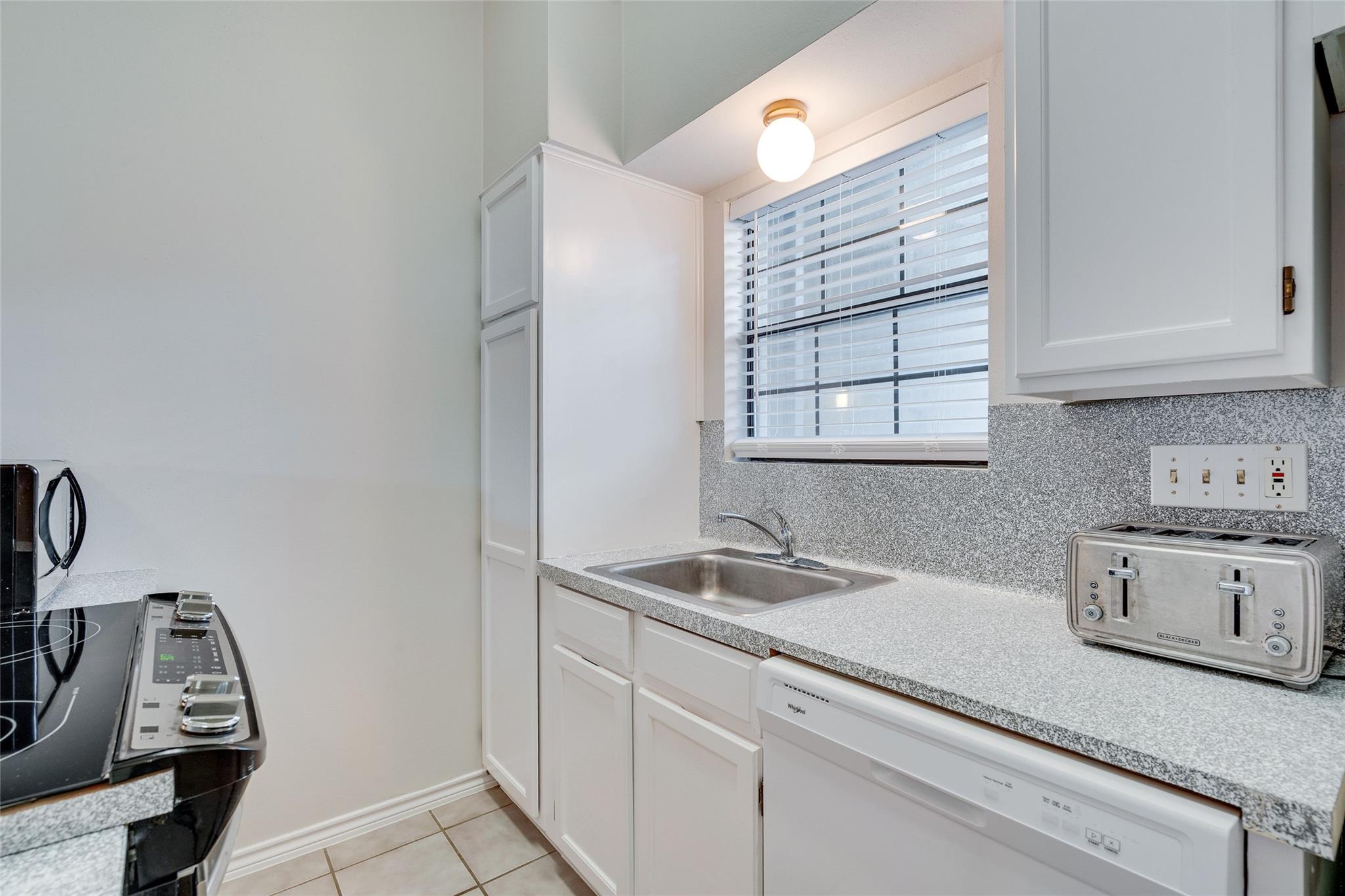 1908 San Antonio # 306, Austin, TX 78705