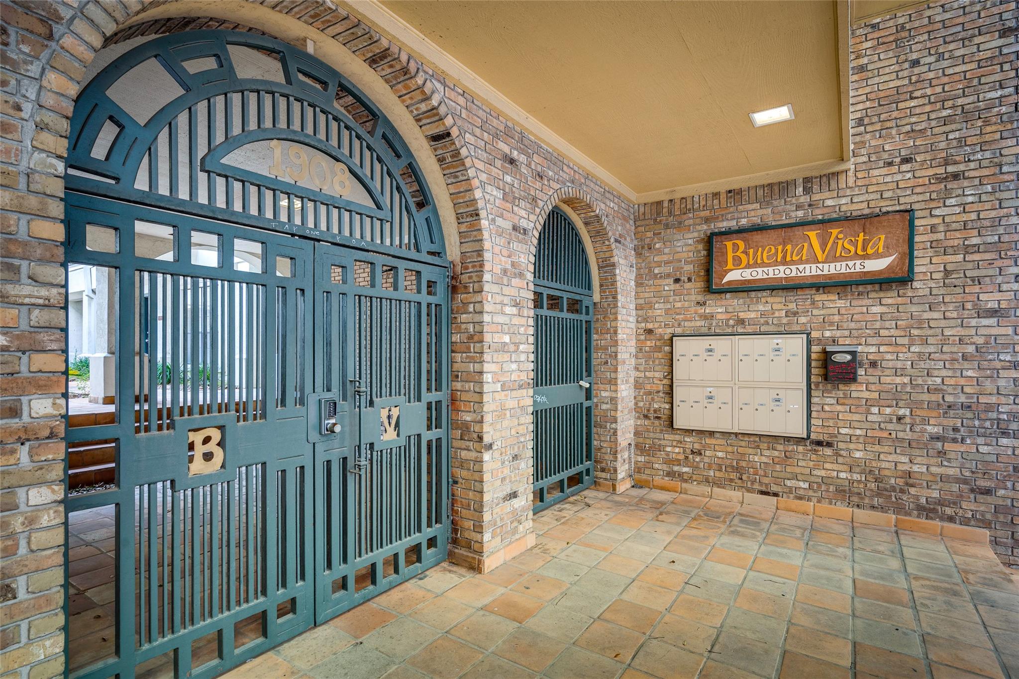 1908 San Antonio # 306, Austin, TX 78705