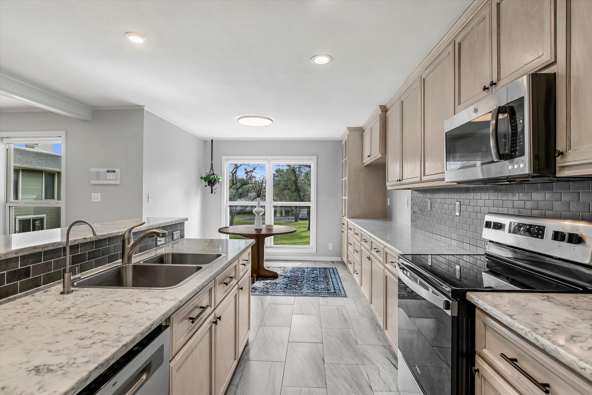 100 Lido Cir # G1, Lakeway, TX 78734