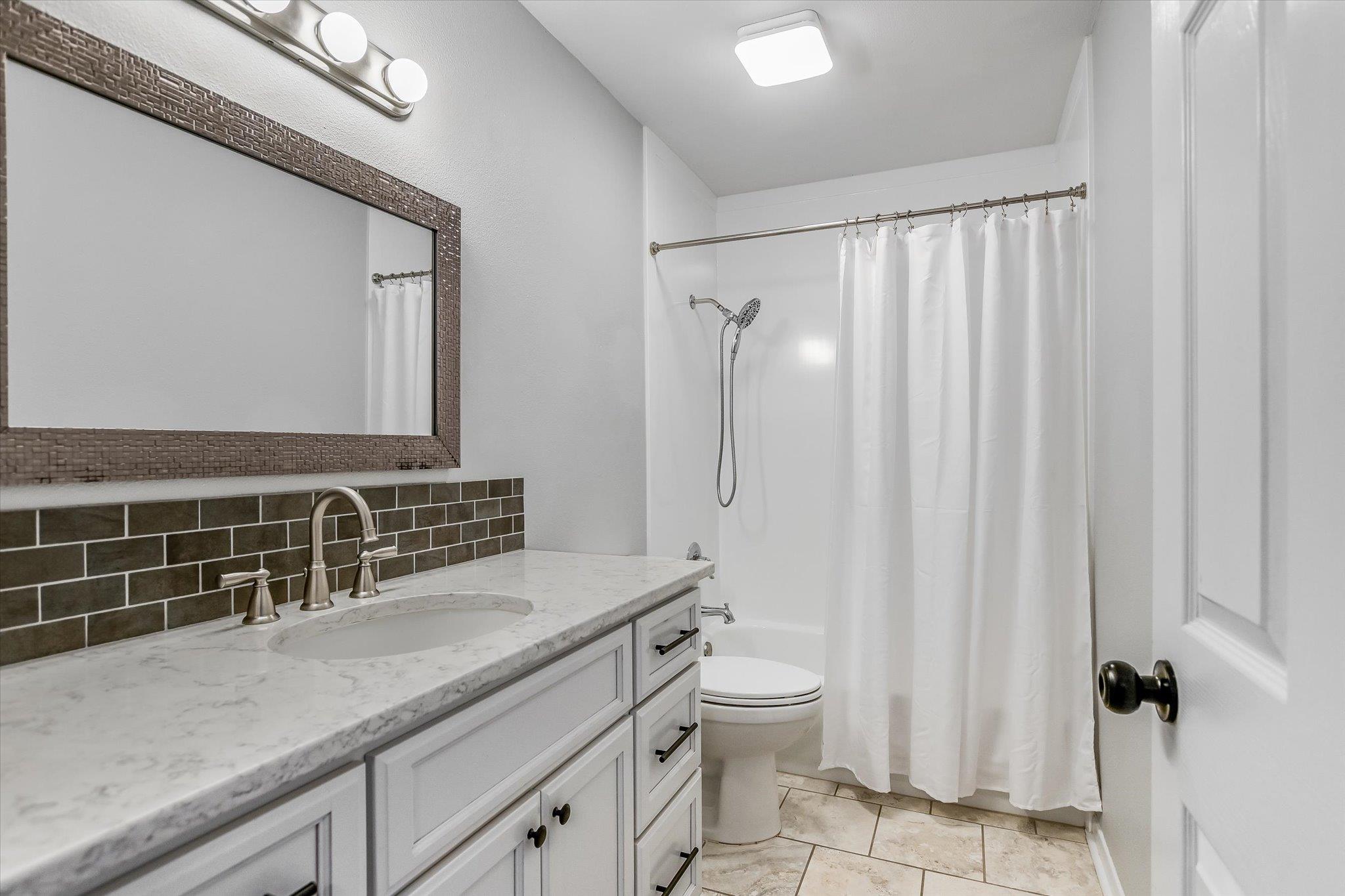 100 Lido Cir # G1, Lakeway, TX 78734