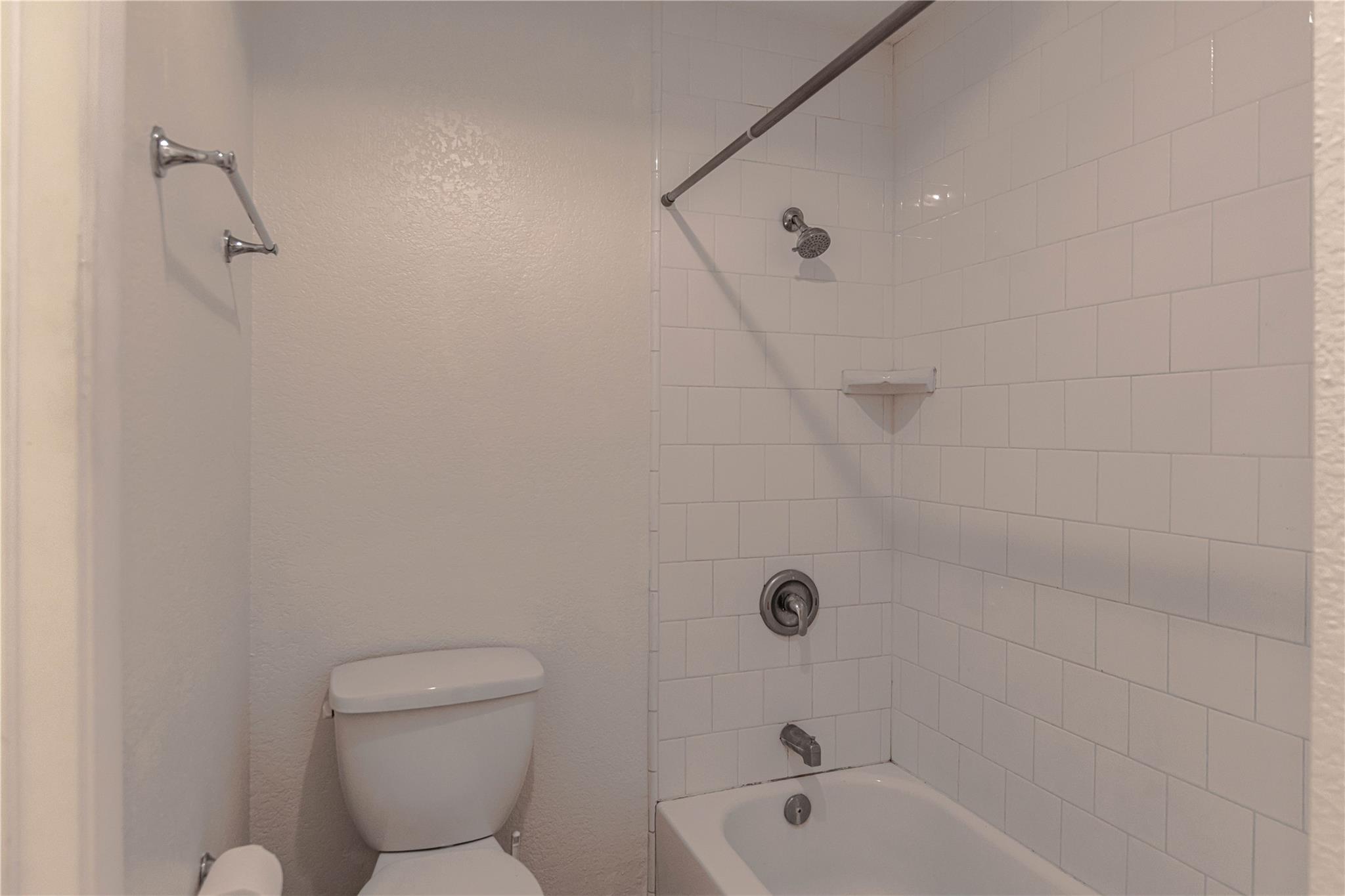 2005 Matthews Ln # 2, Austin, TX 78745