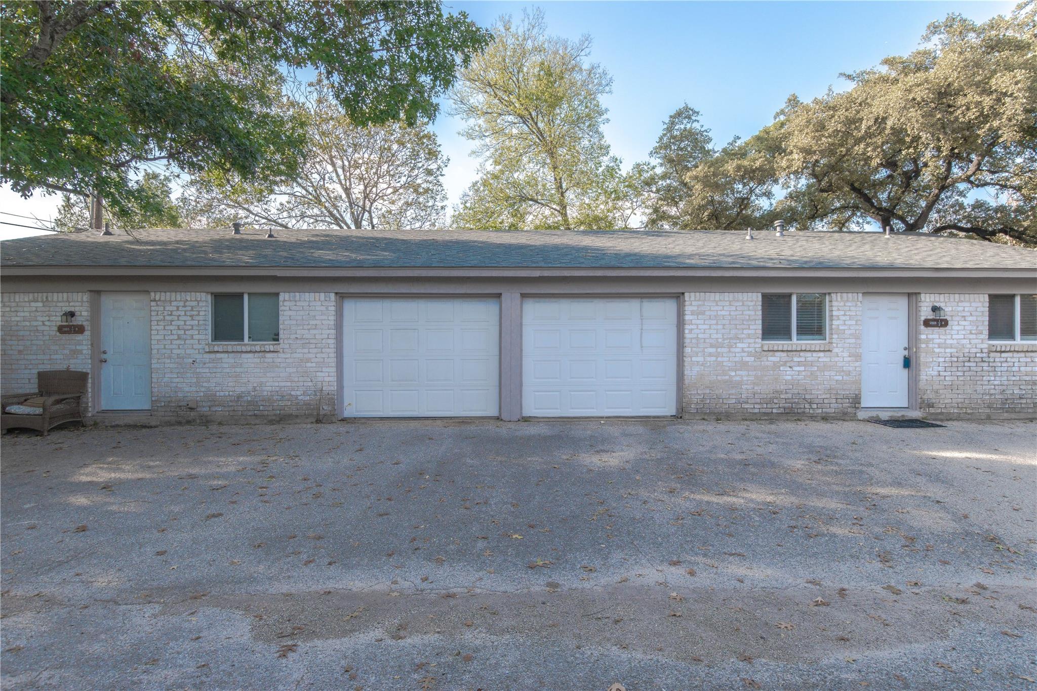 2005 Matthews Ln # 2, Austin, TX 78745