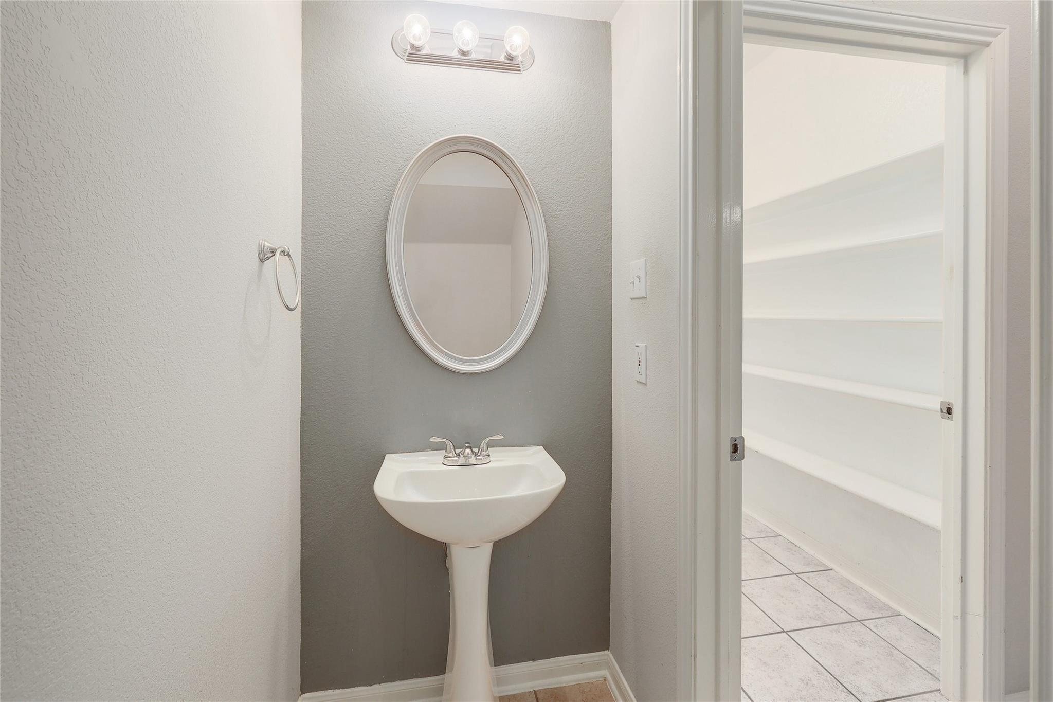 6036 Mesa Verde Cir, Austin, TX 78749