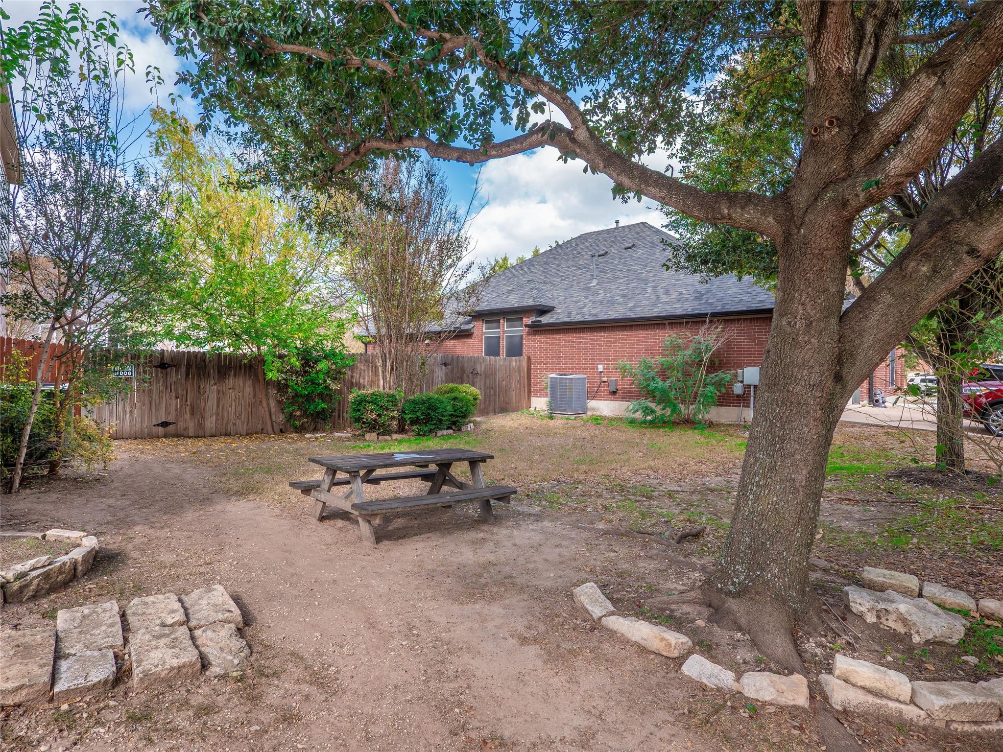 376 Sweet Gum Dr, Kyle, TX 78640