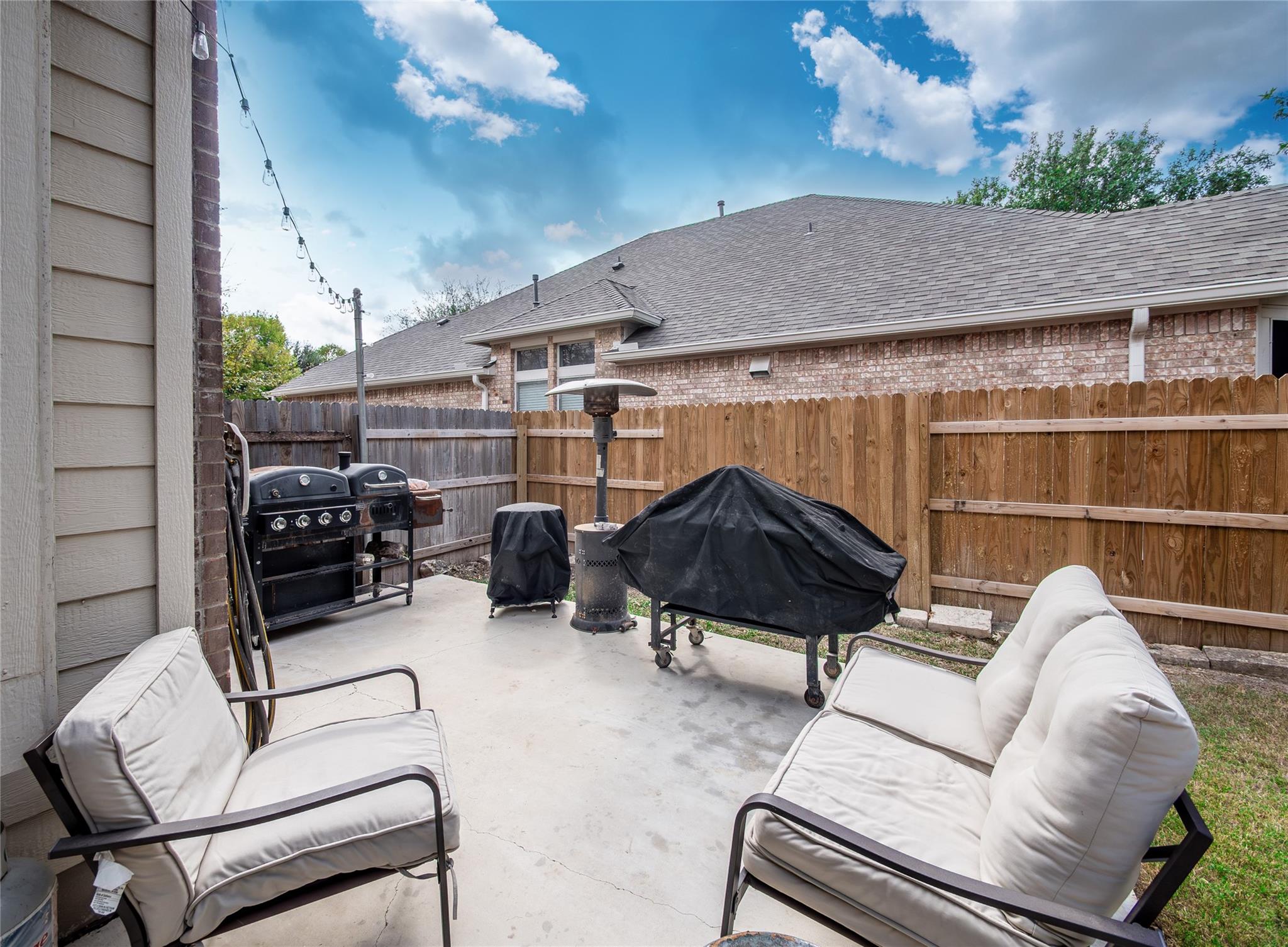 376 Sweet Gum Dr, Kyle, TX 78640