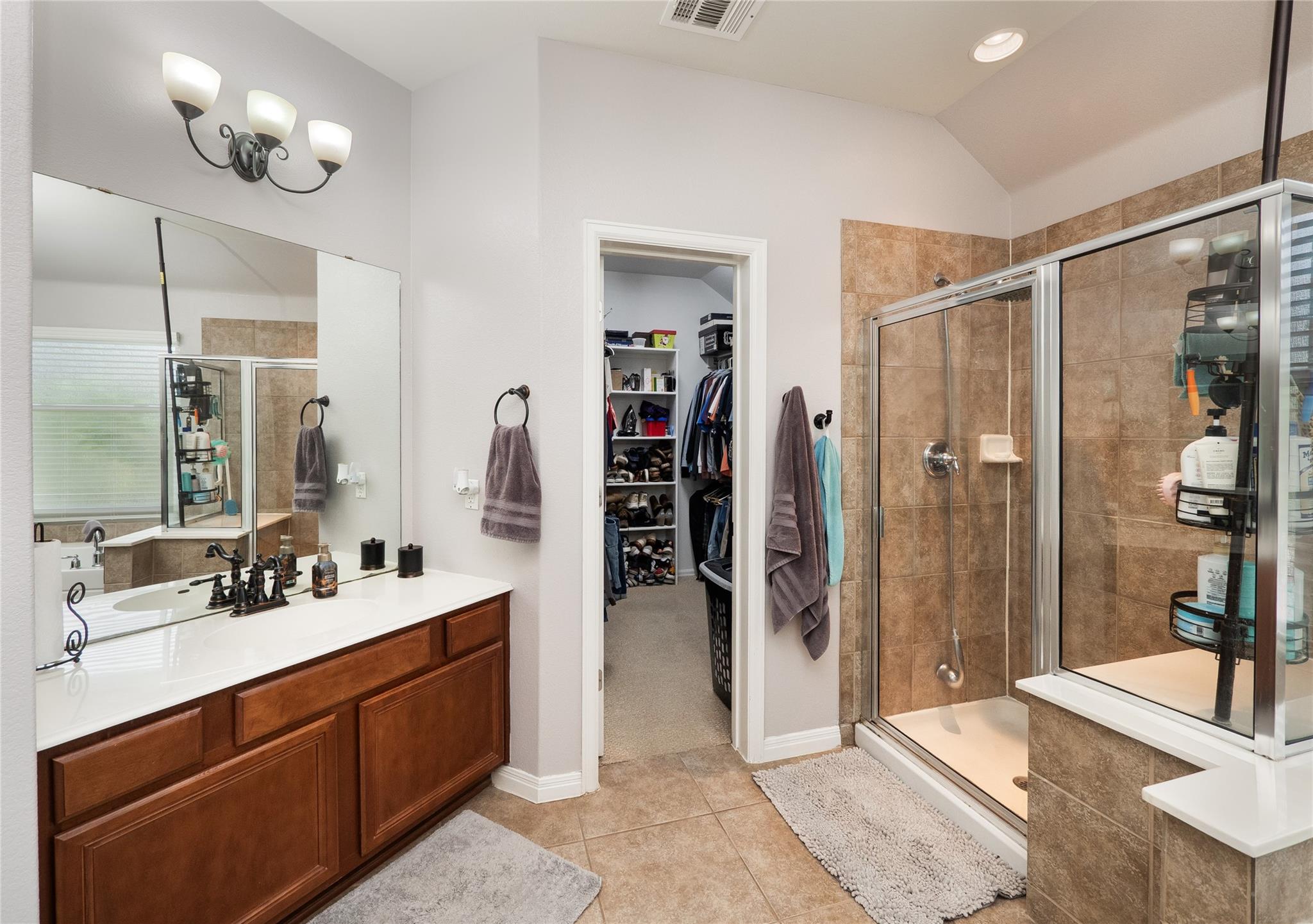 376 Sweet Gum Dr, Kyle, TX 78640