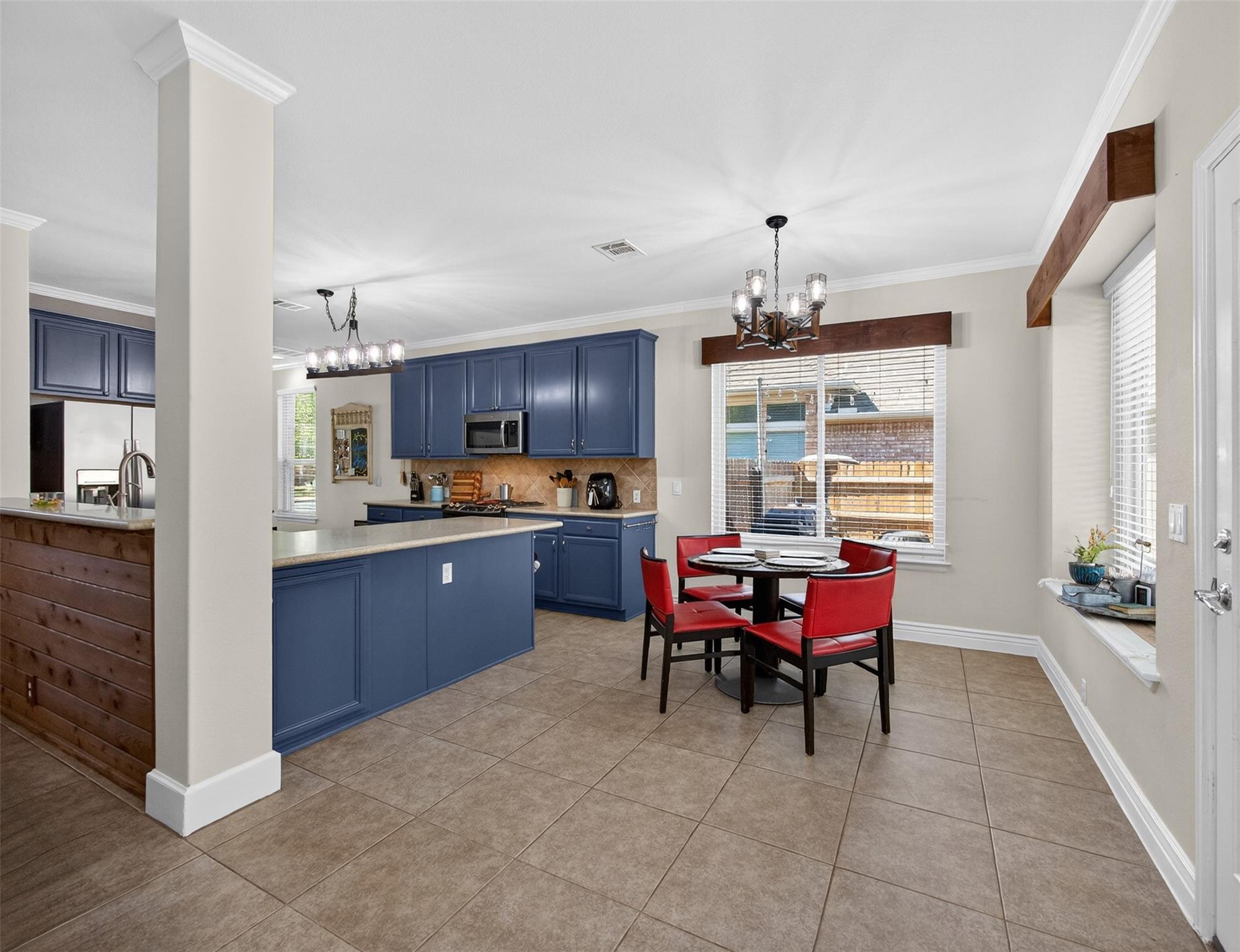 376 Sweet Gum Dr, Kyle, TX 78640