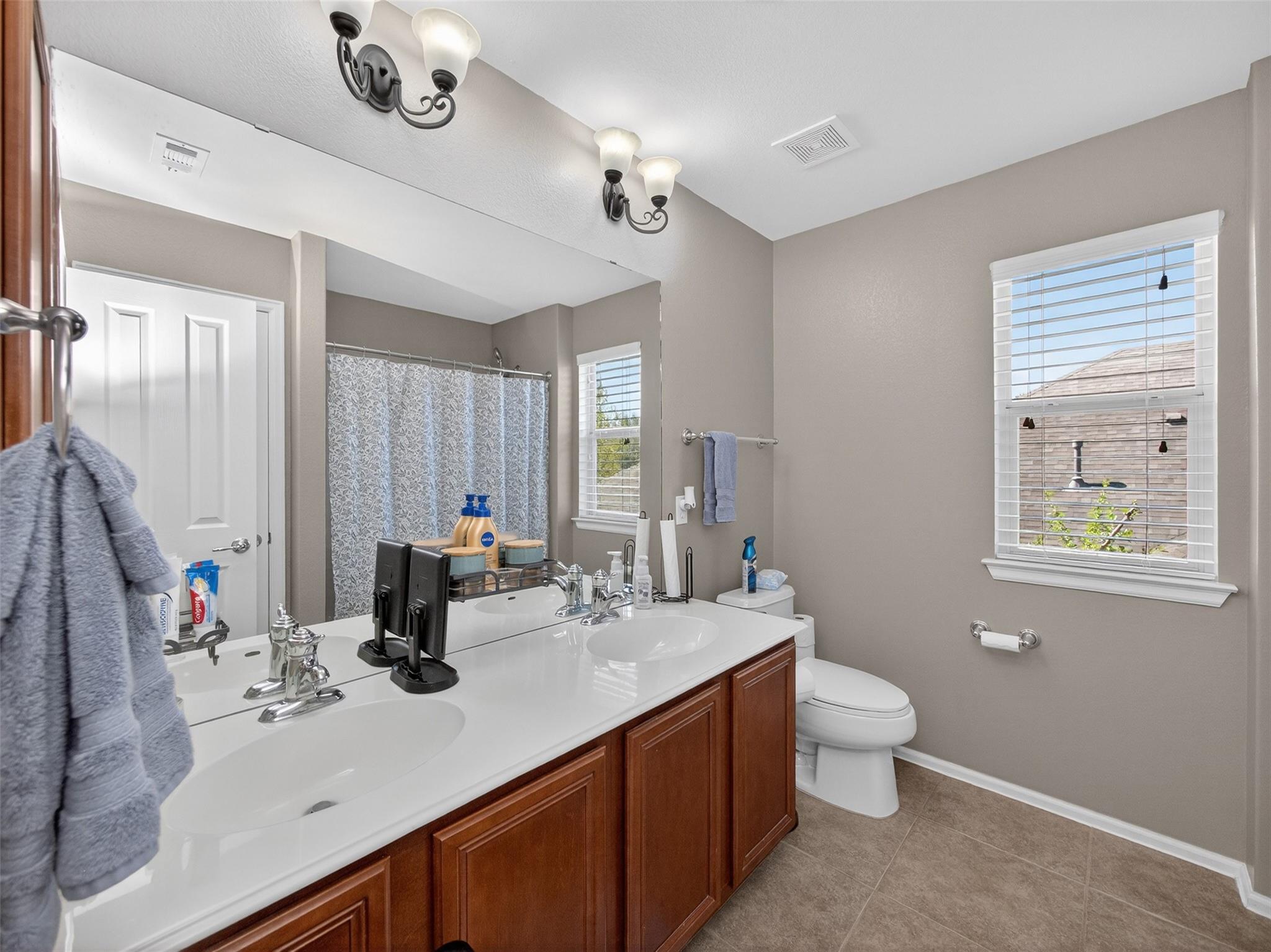 376 Sweet Gum Dr, Kyle, TX 78640