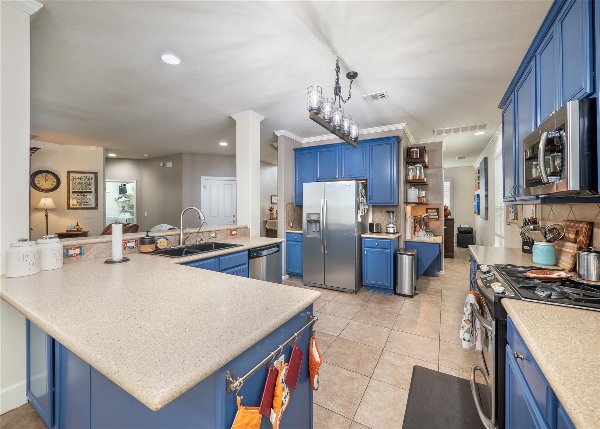 376 Sweet Gum Dr, Kyle, TX 78640