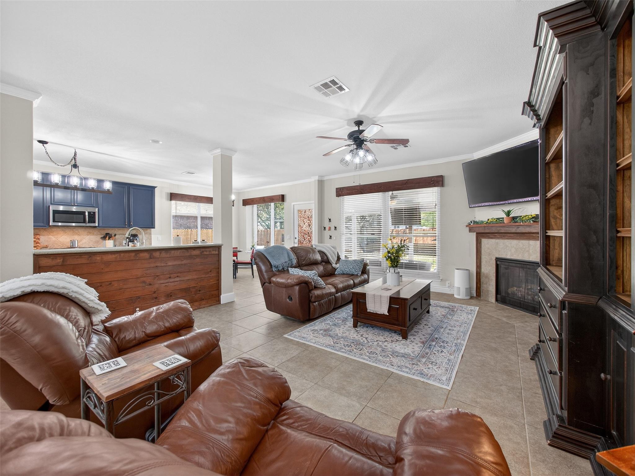 376 Sweet Gum Dr, Kyle, TX 78640