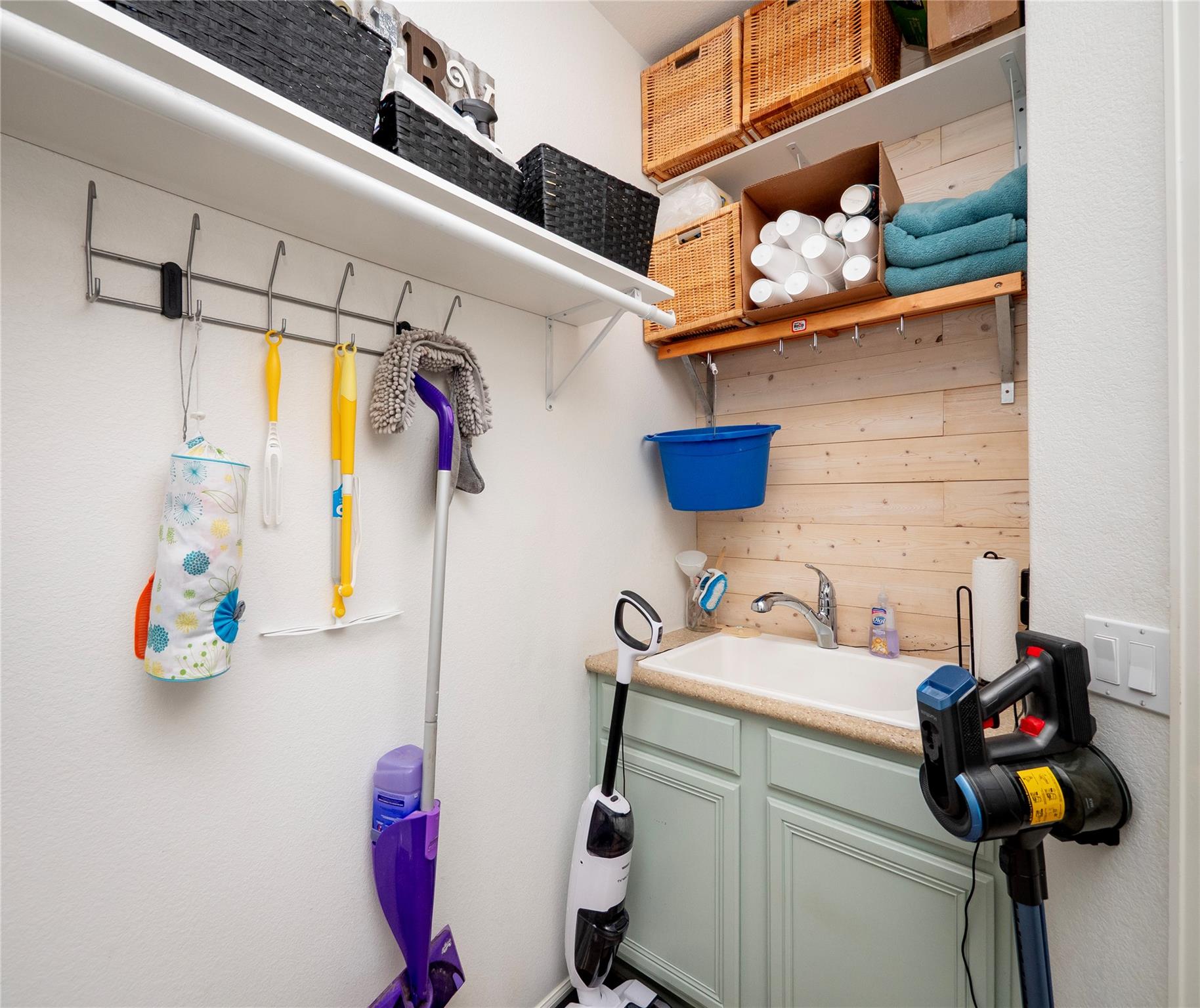 376 Sweet Gum Dr, Kyle, TX 78640