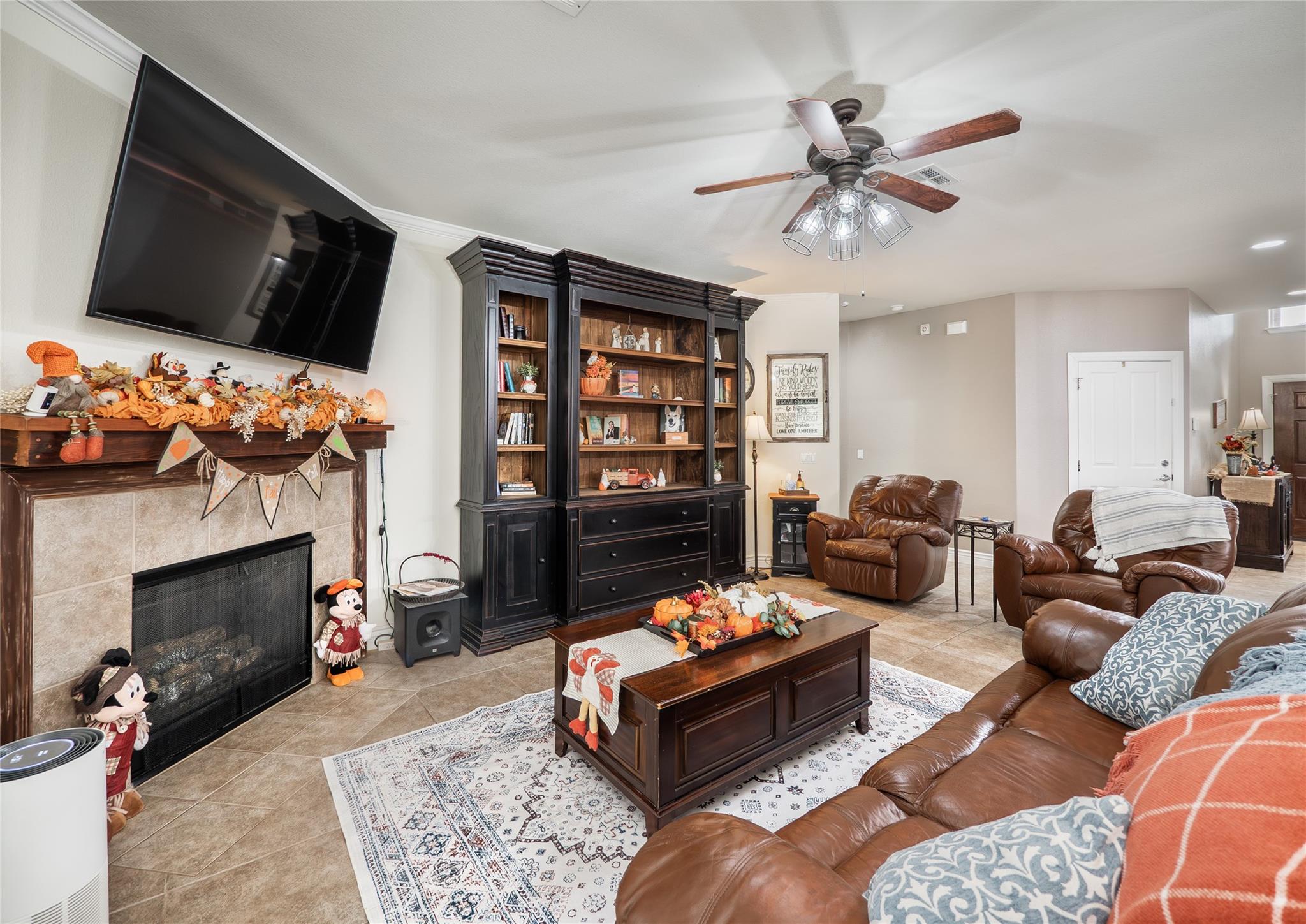 376 Sweet Gum Dr, Kyle, TX 78640