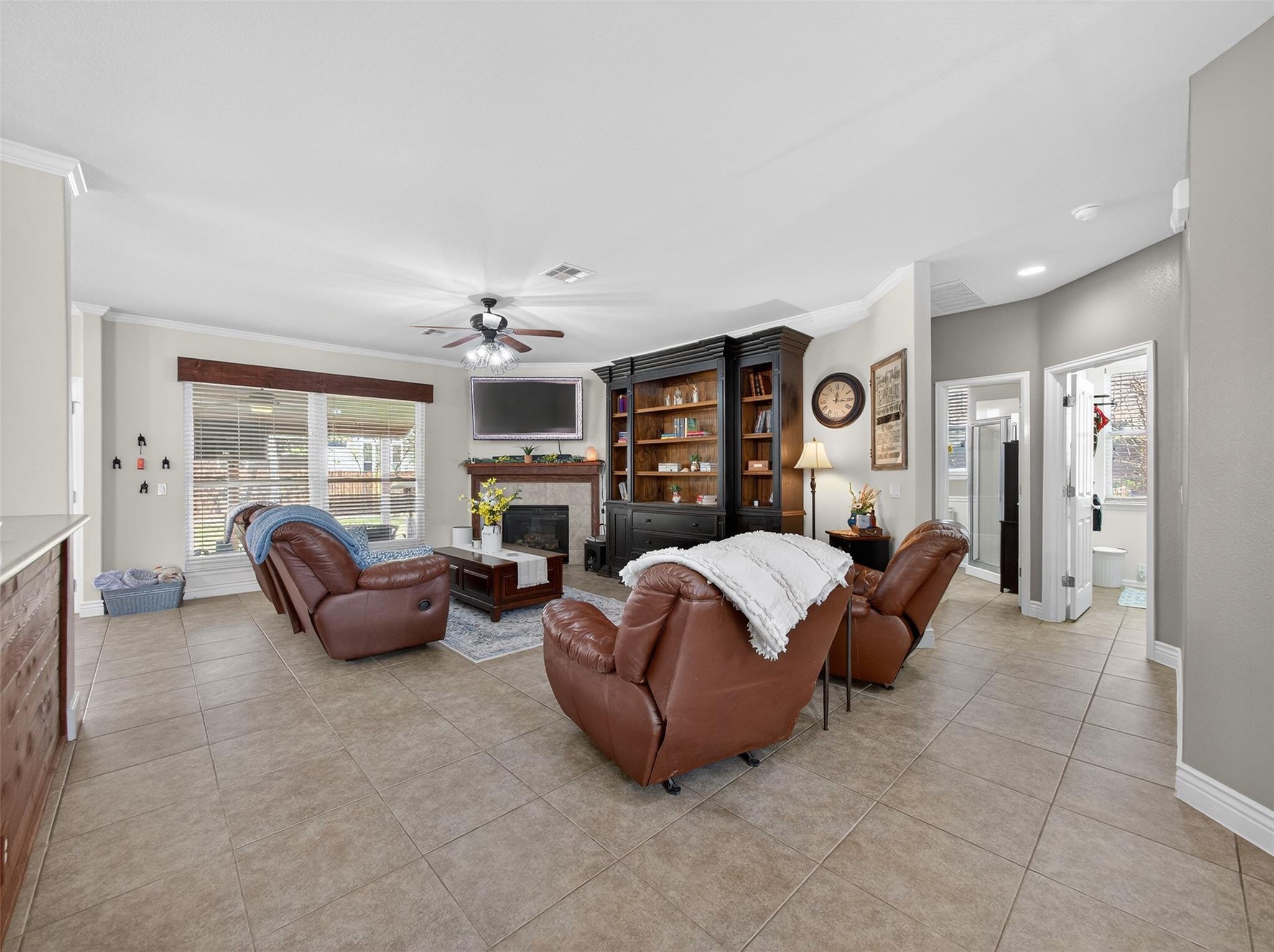 376 Sweet Gum Dr, Kyle, TX 78640