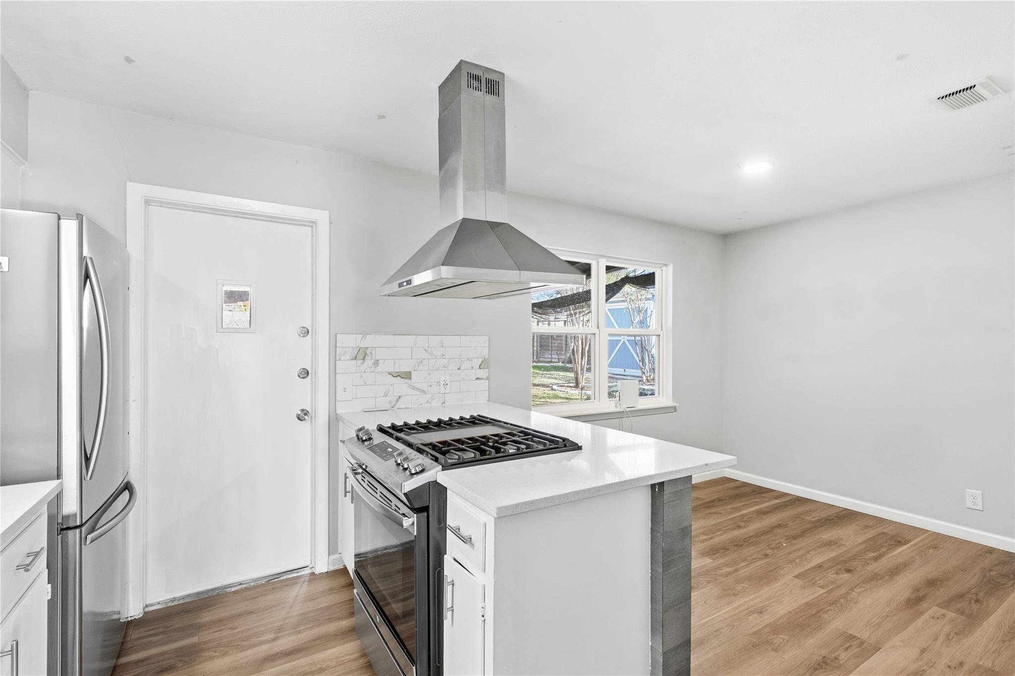 404 Seminole Dr, Austin, TX 78745