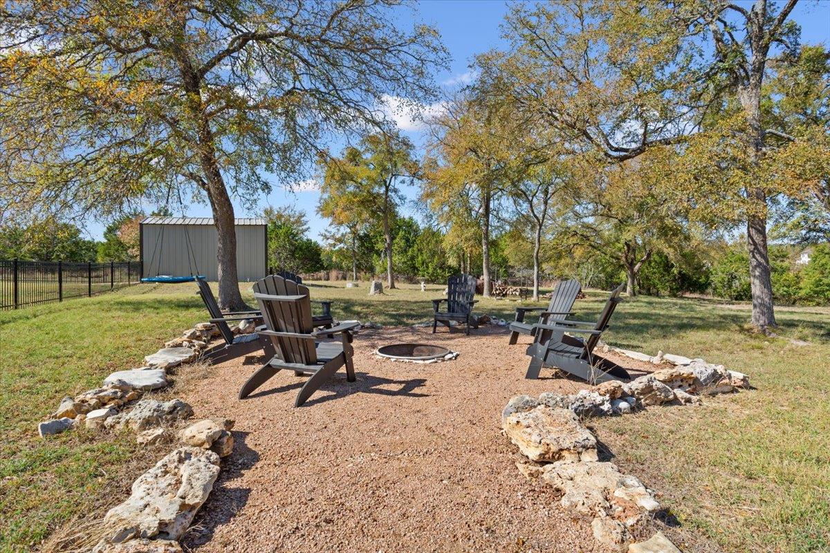 1250 E Creekview Dr, Salado, TX 76571