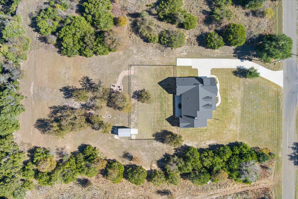 1250 E Creekview Dr, Salado, TX 76571