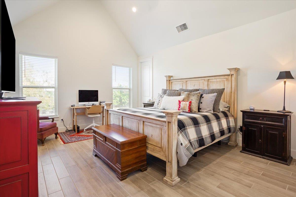 1250 E Creekview Dr, Salado, TX 76571