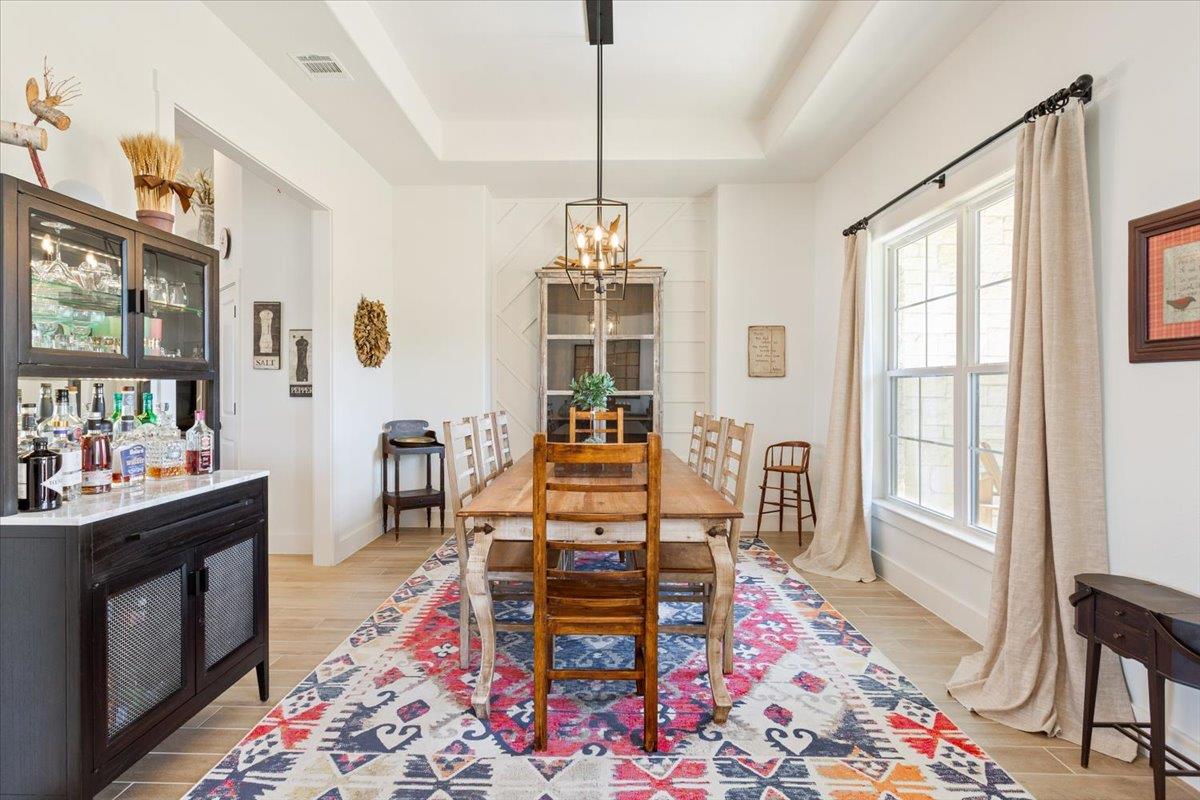 1250 E Creekview Dr, Salado, TX 76571