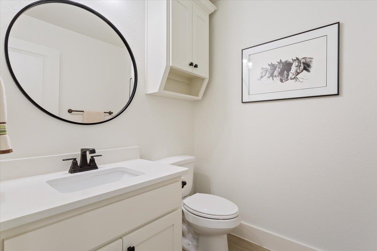 1250 E Creekview Dr, Salado, TX 76571