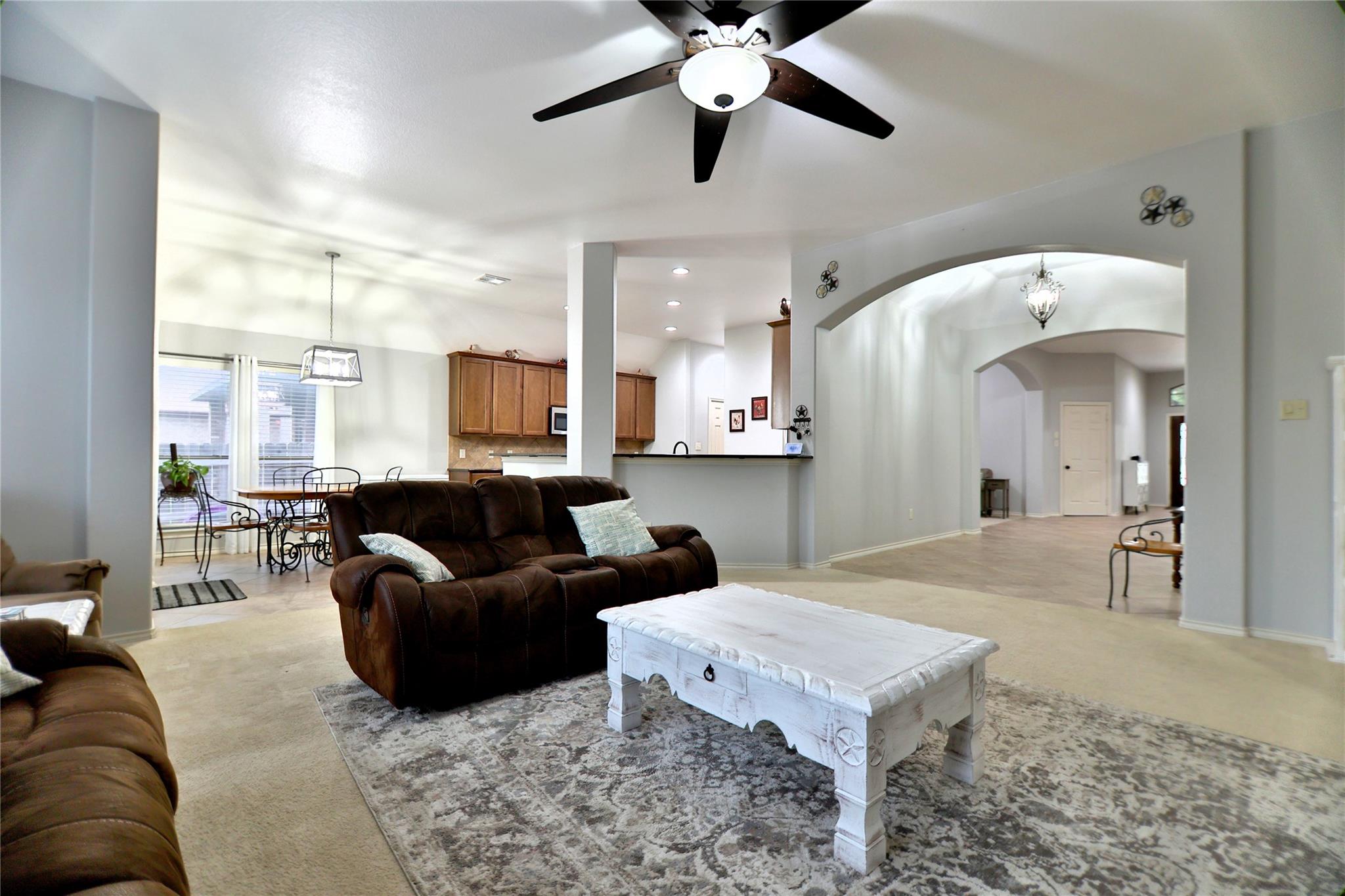 410 Olmos Dr, Leander, TX 78641