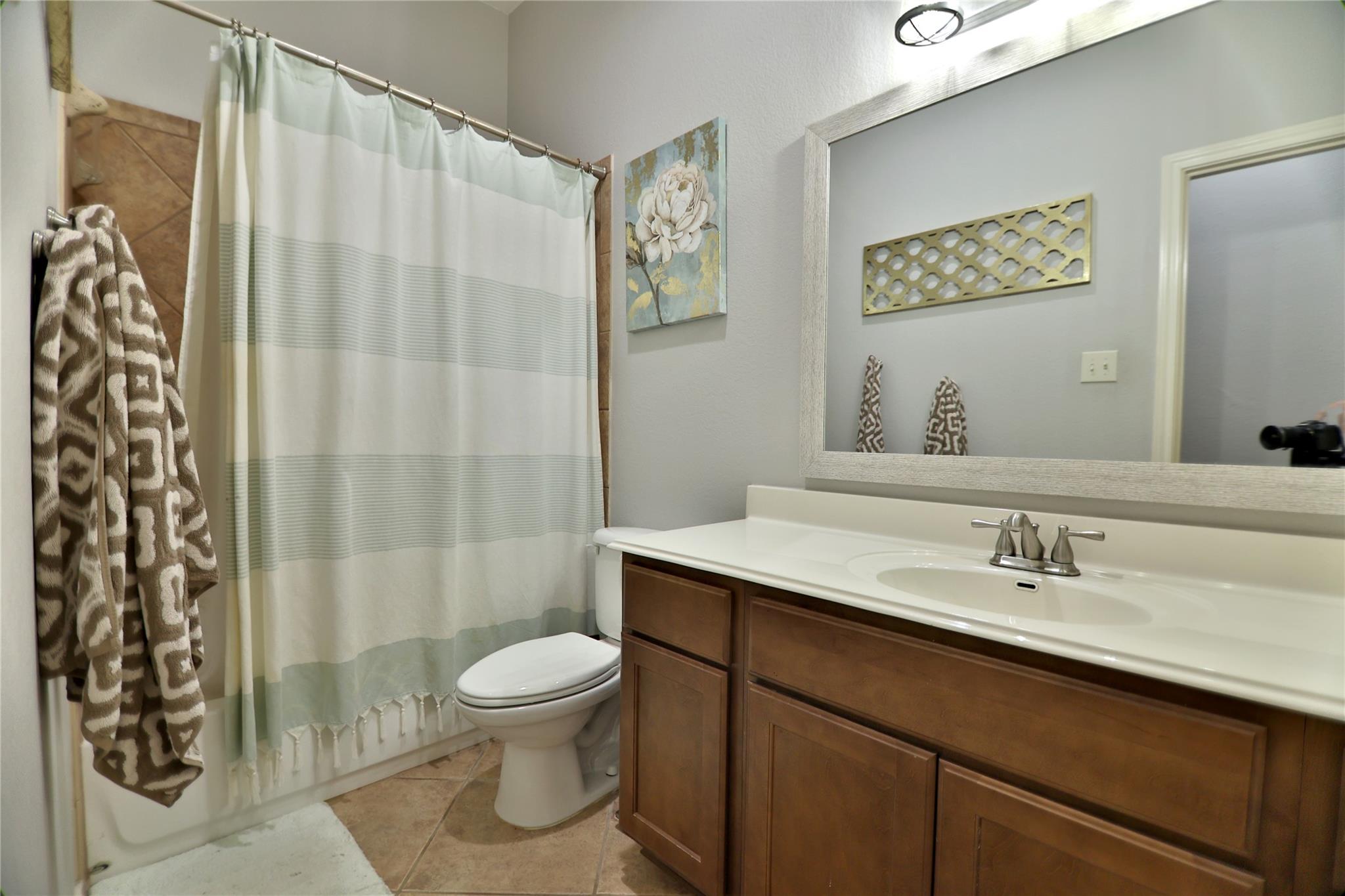 410 Olmos Dr, Leander, TX 78641