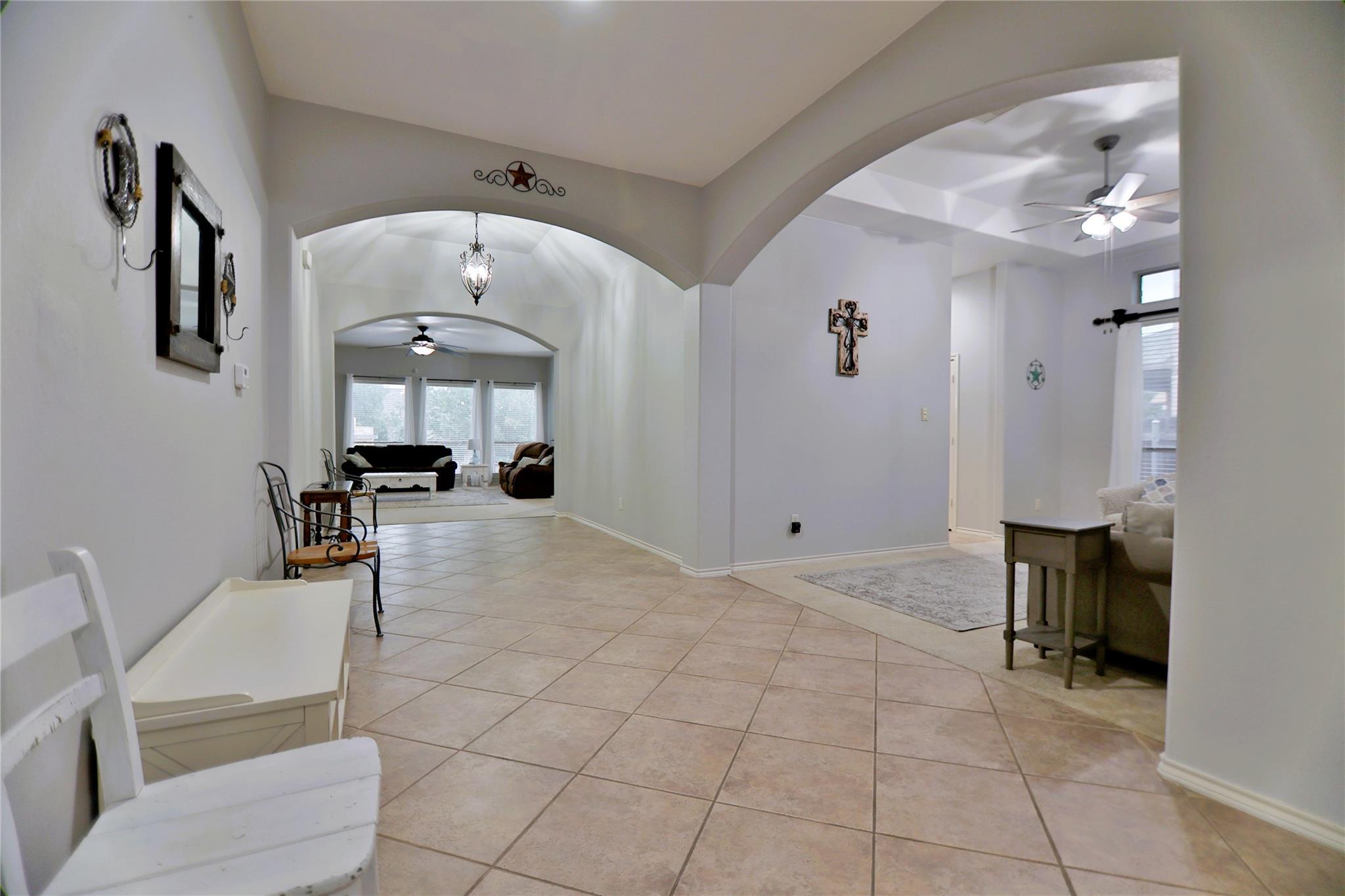 410 Olmos Dr, Leander, TX 78641