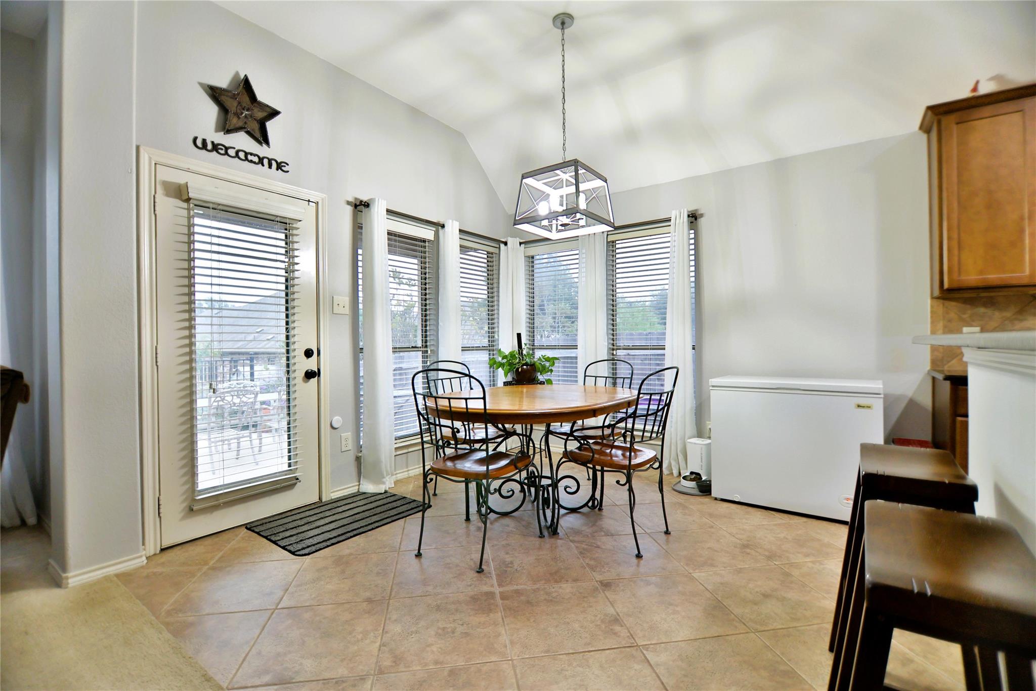 410 Olmos Dr, Leander, TX 78641