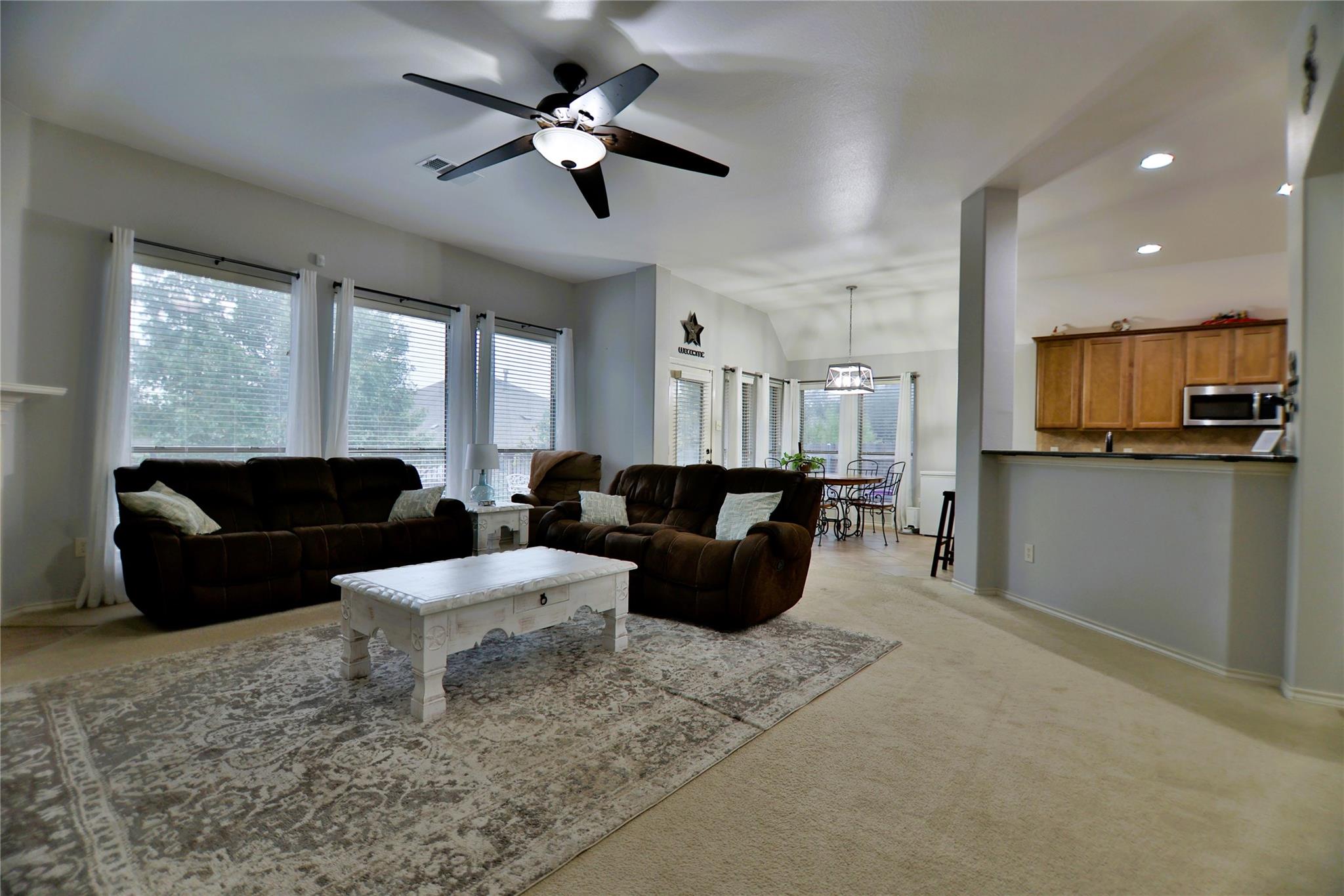 410 Olmos Dr, Leander, TX 78641