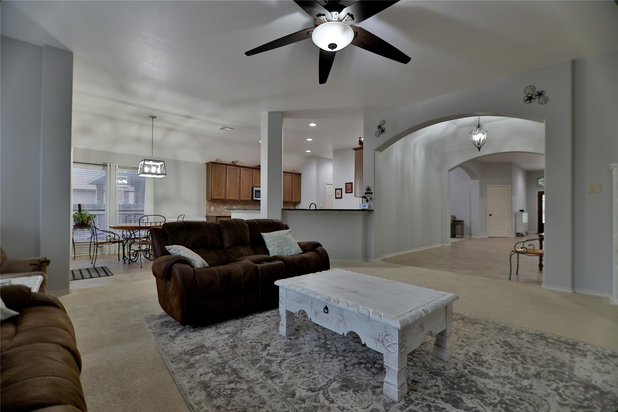 410 Olmos Dr, Leander, TX 78641