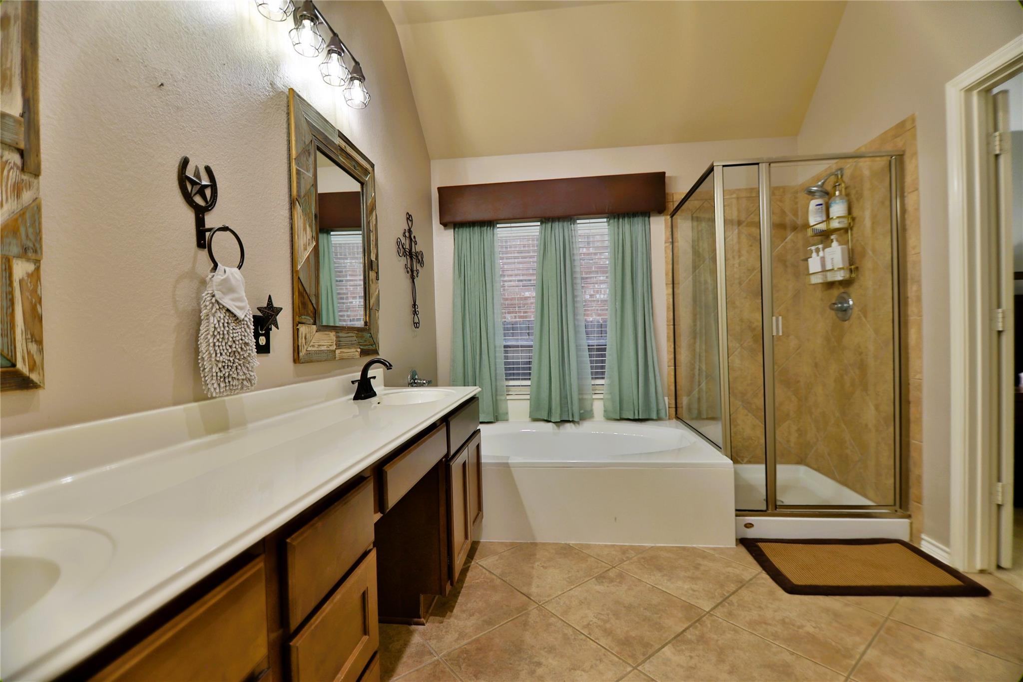 410 Olmos Dr, Leander, TX 78641