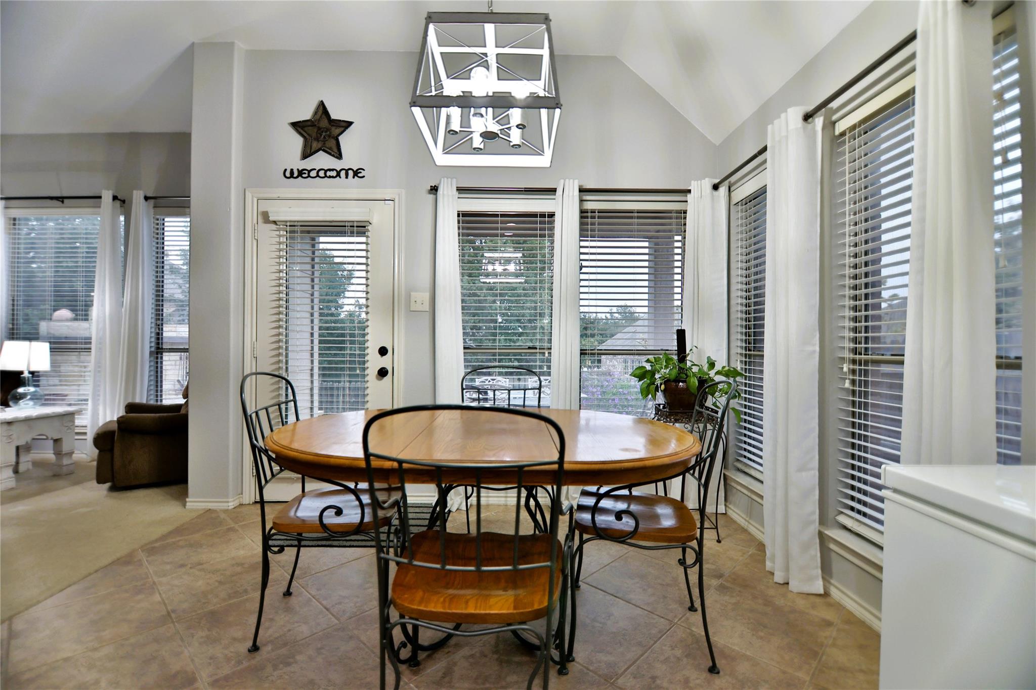 410 Olmos Dr, Leander, TX 78641