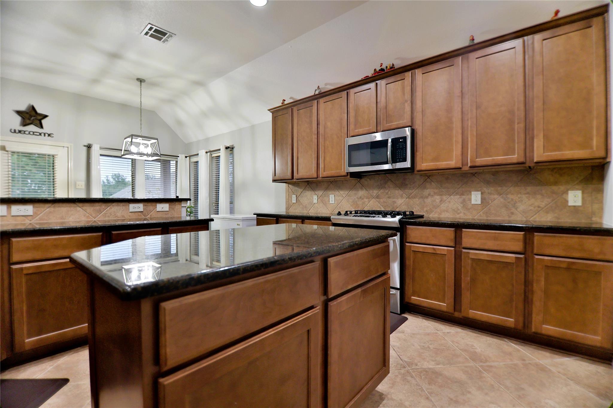 410 Olmos Dr, Leander, TX 78641