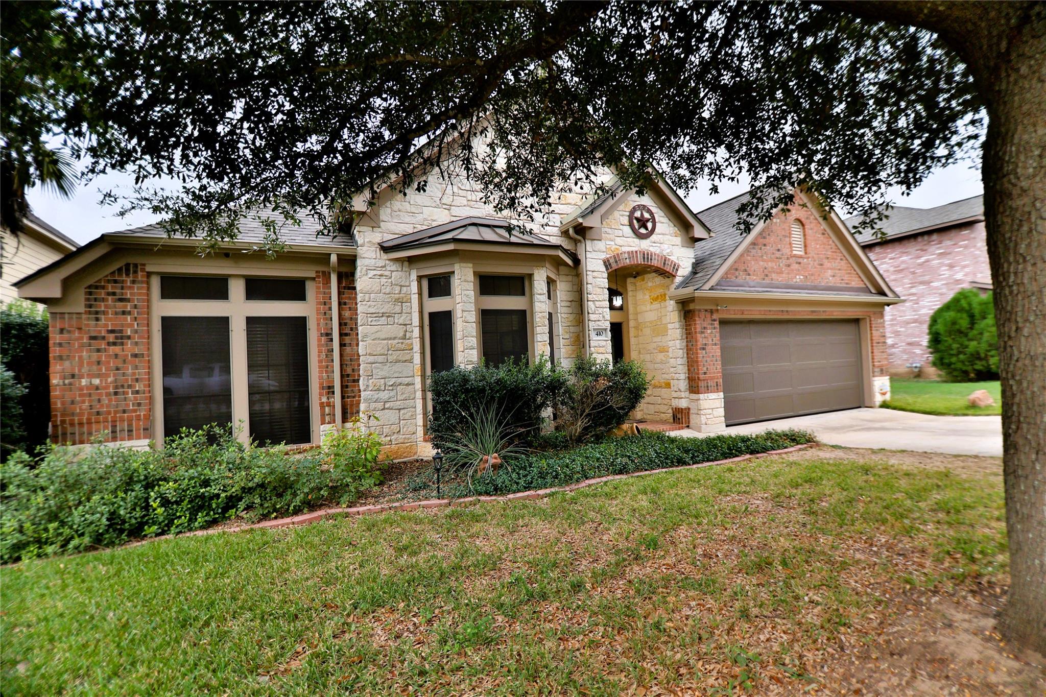 410 Olmos Dr, Leander, TX 78641