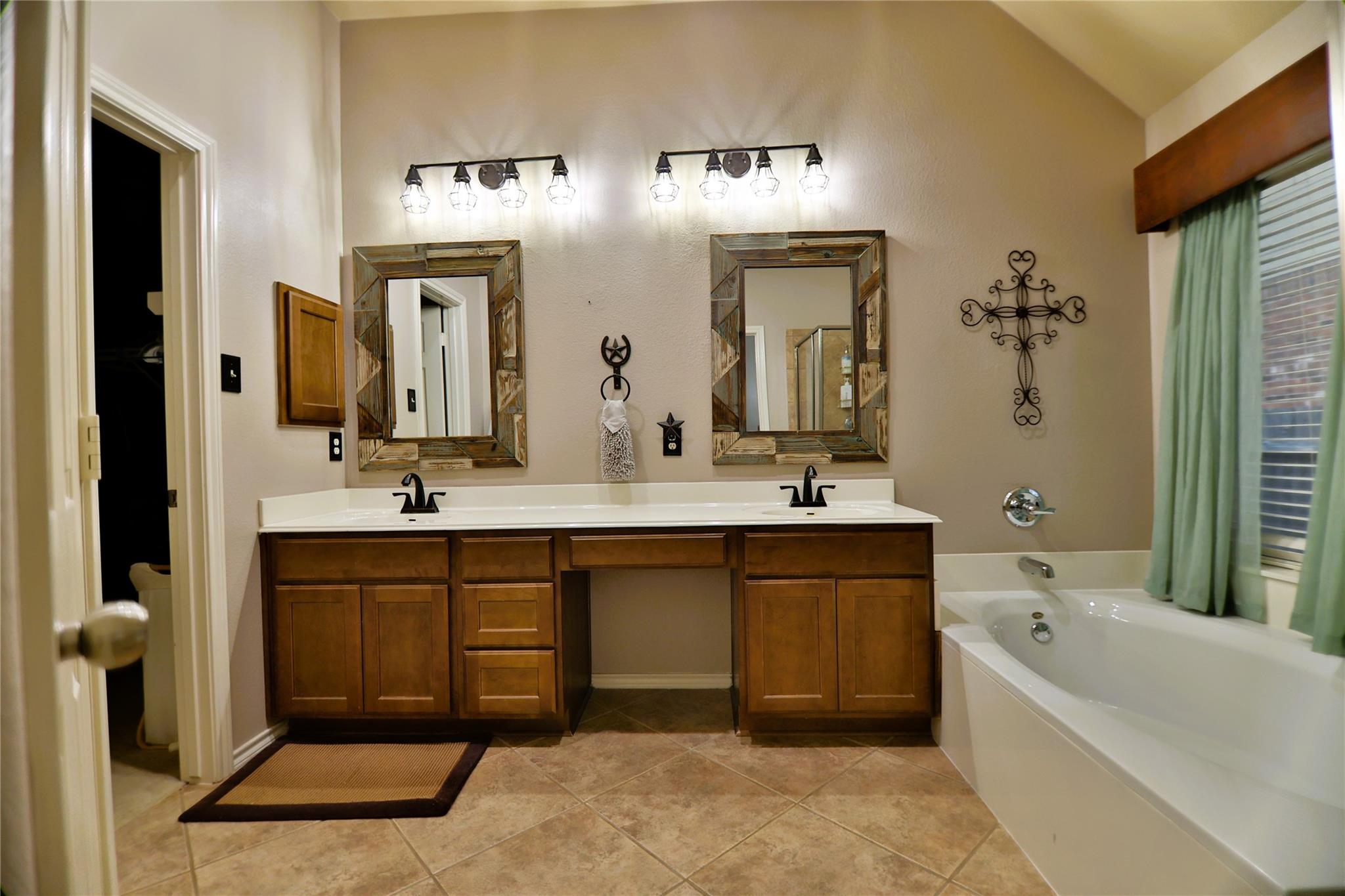 410 Olmos Dr, Leander, TX 78641