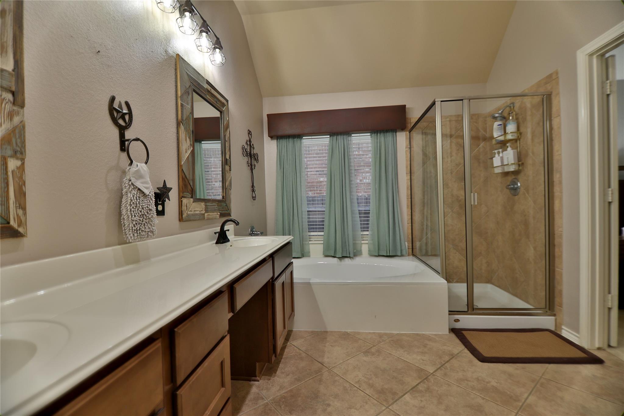 410 Olmos Dr, Leander, TX 78641