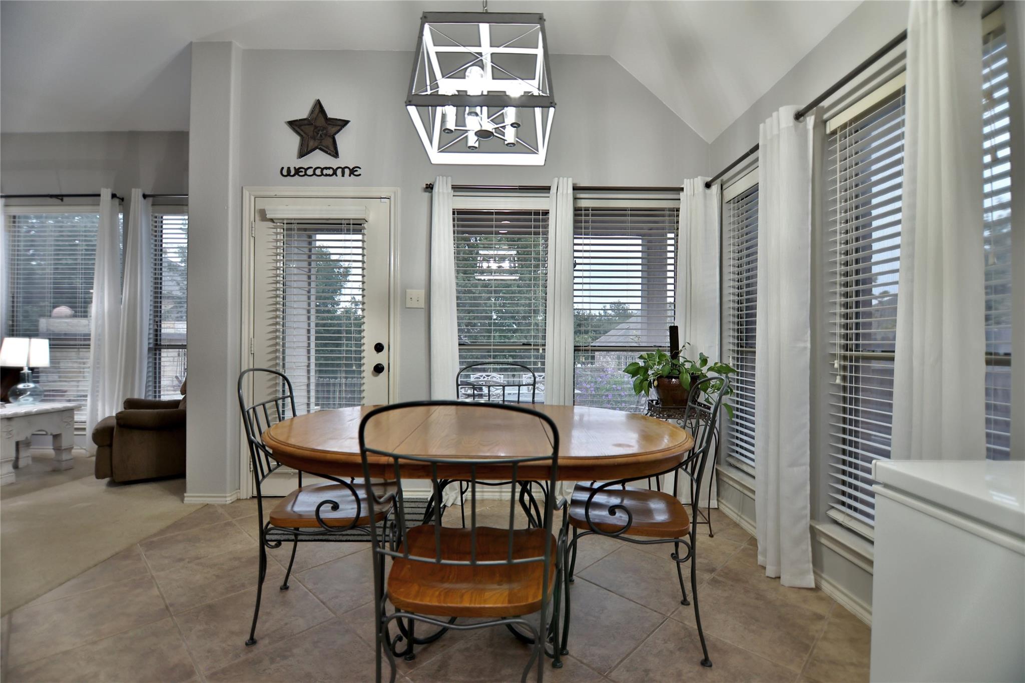 410 Olmos Dr, Leander, TX 78641