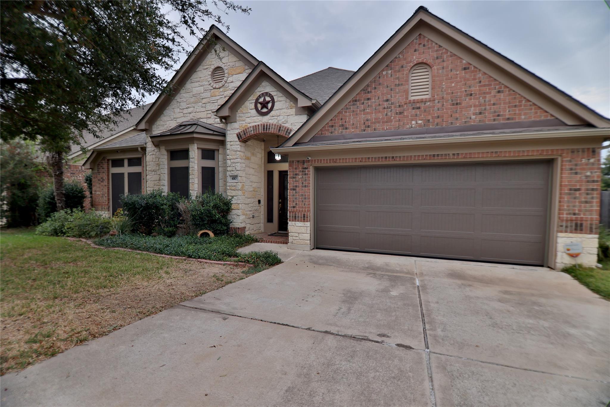 410 Olmos Dr, Leander, TX 78641