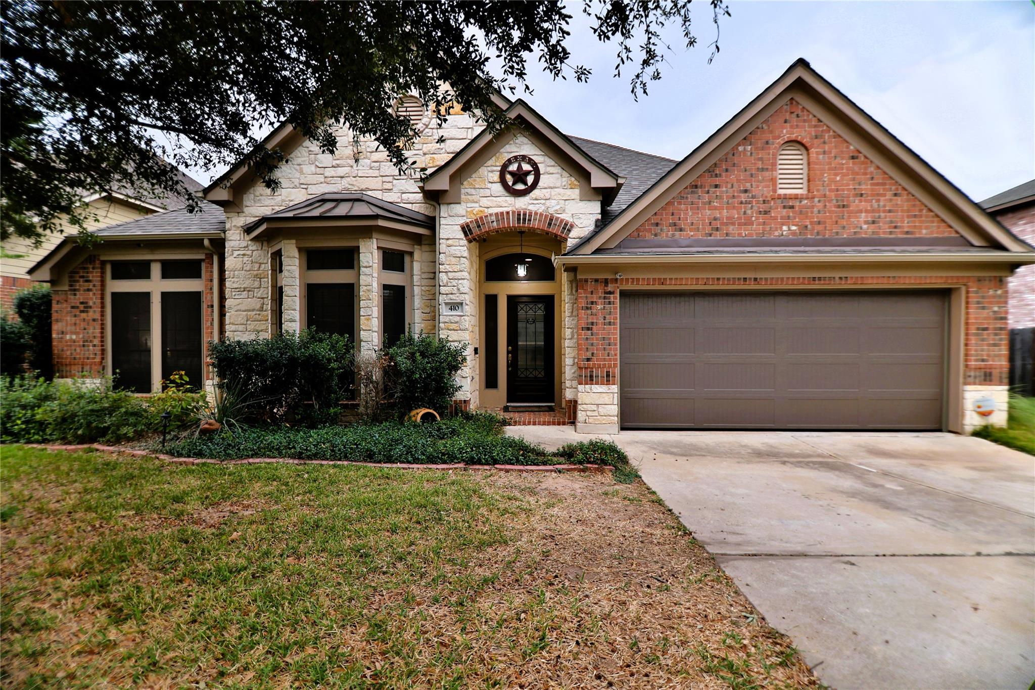 410 Olmos Dr, Leander, TX 78641