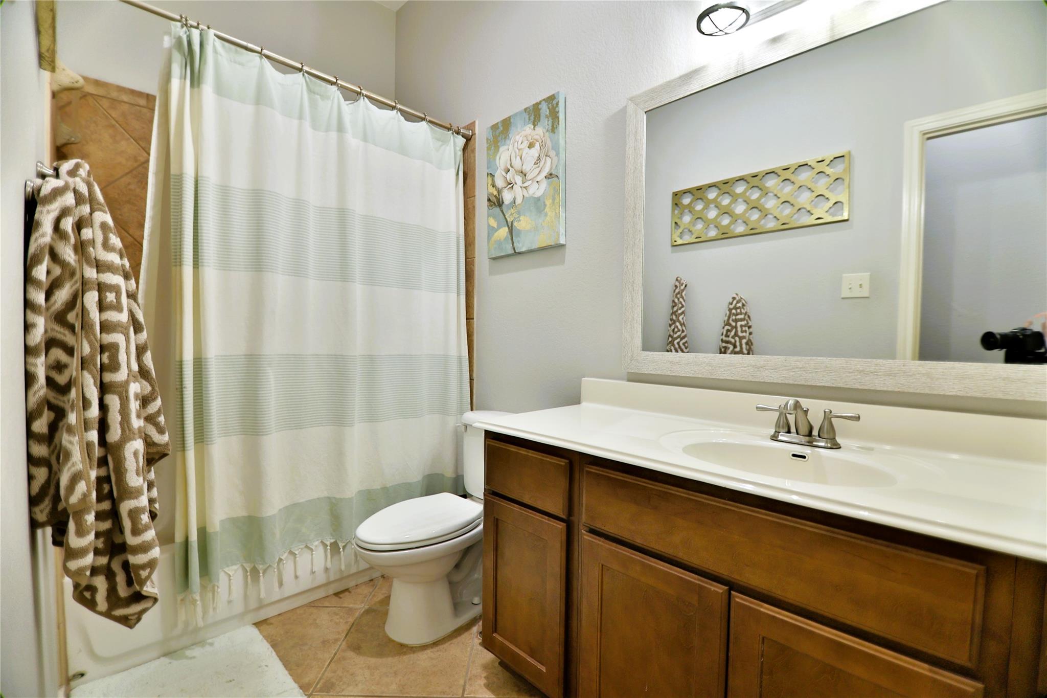 410 Olmos Dr, Leander, TX 78641