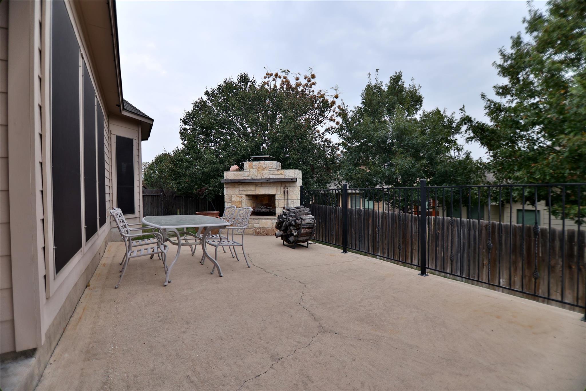 410 Olmos Dr, Leander, TX 78641