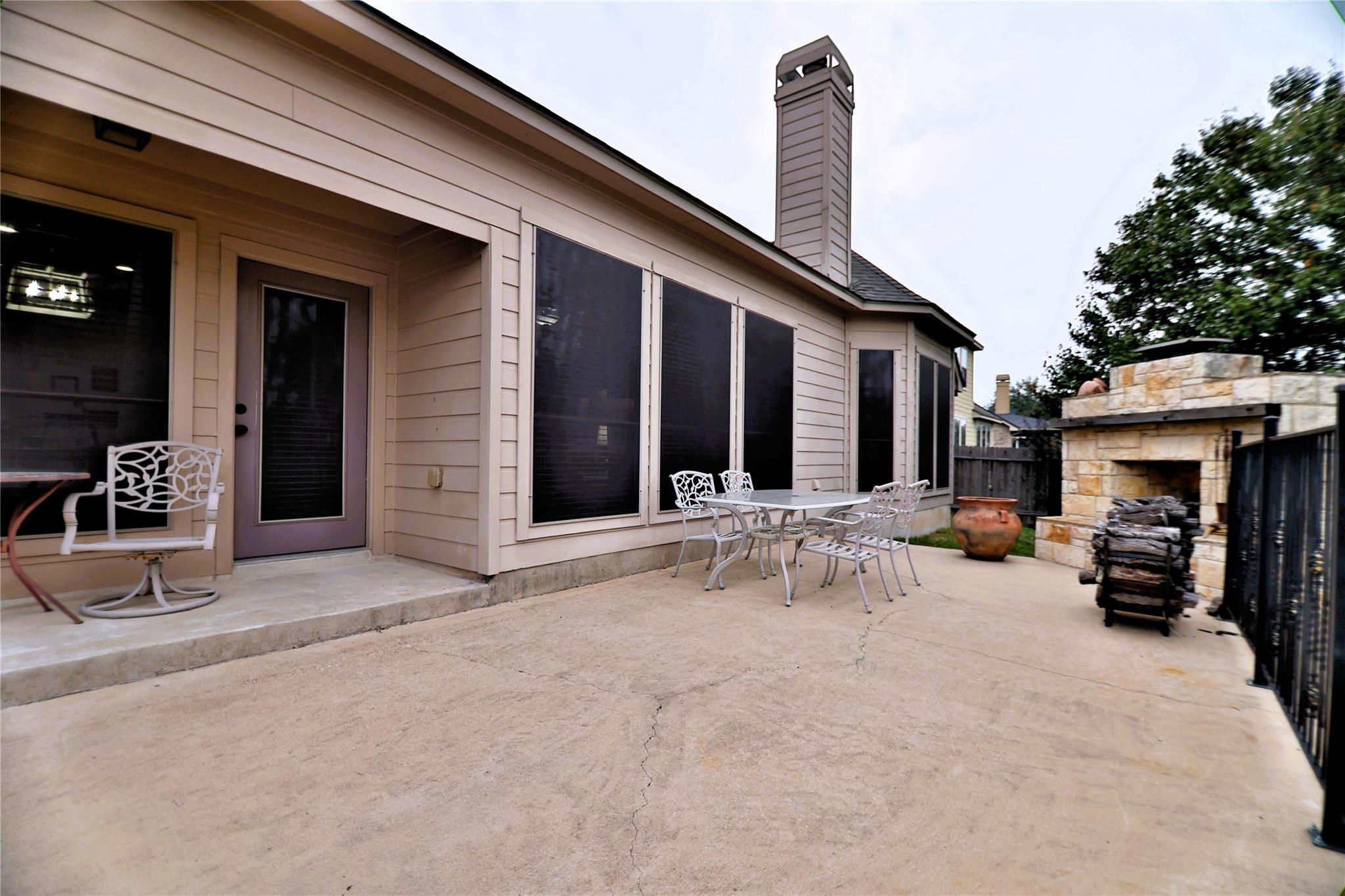 410 Olmos Dr, Leander, TX 78641