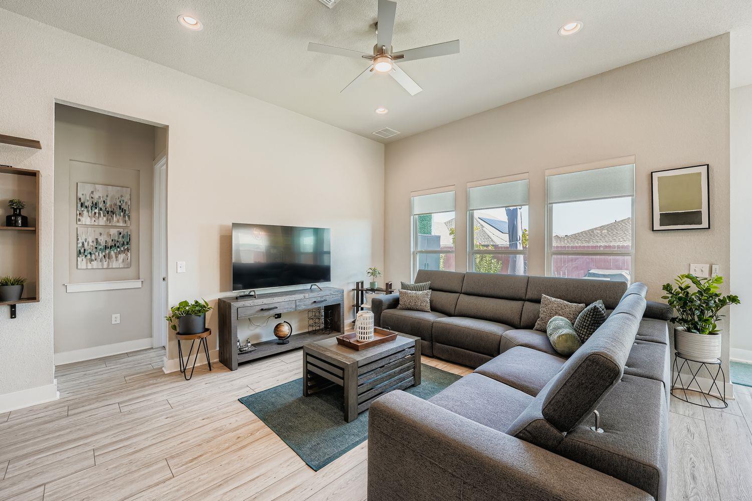 9800 Grapevine Leaf Dr, Manor, TX 78653