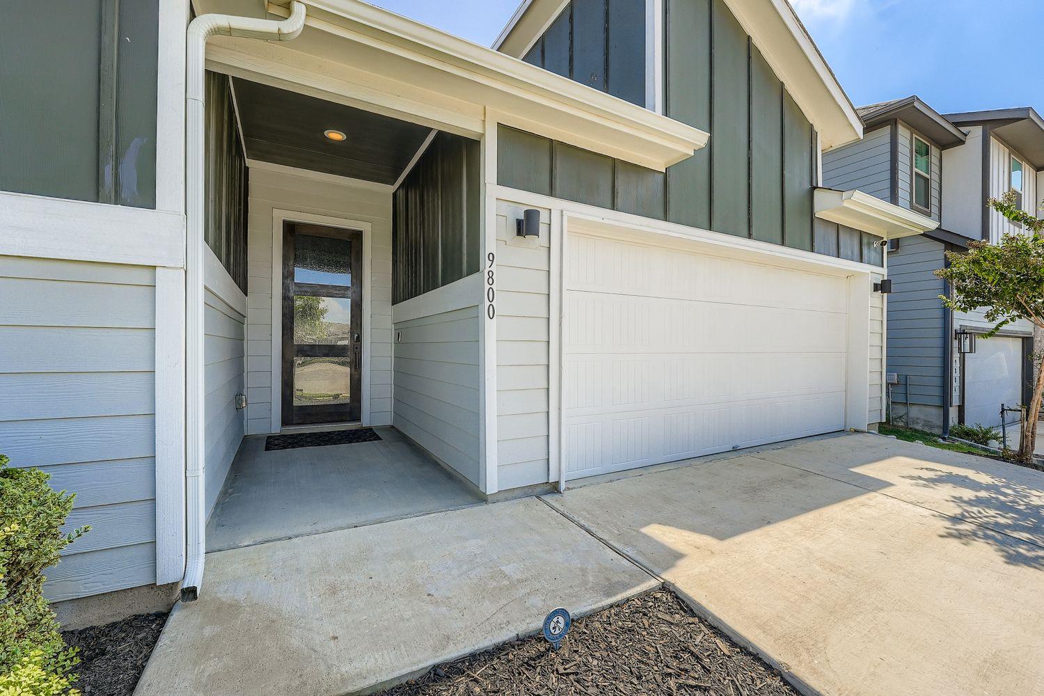 9800 Grapevine Leaf Dr, Manor, TX 78653