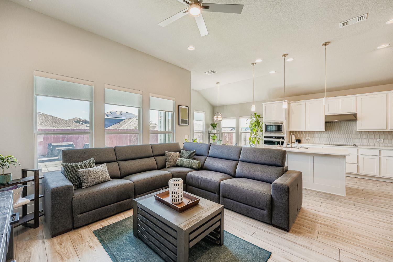 9800 Grapevine Leaf Dr, Manor, TX 78653