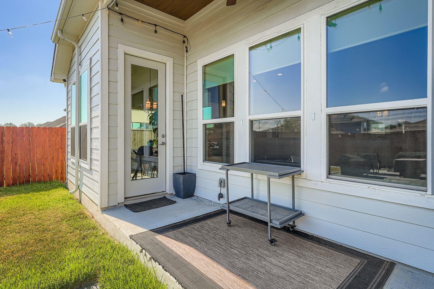 9800 Grapevine Leaf Dr, Manor, TX 78653