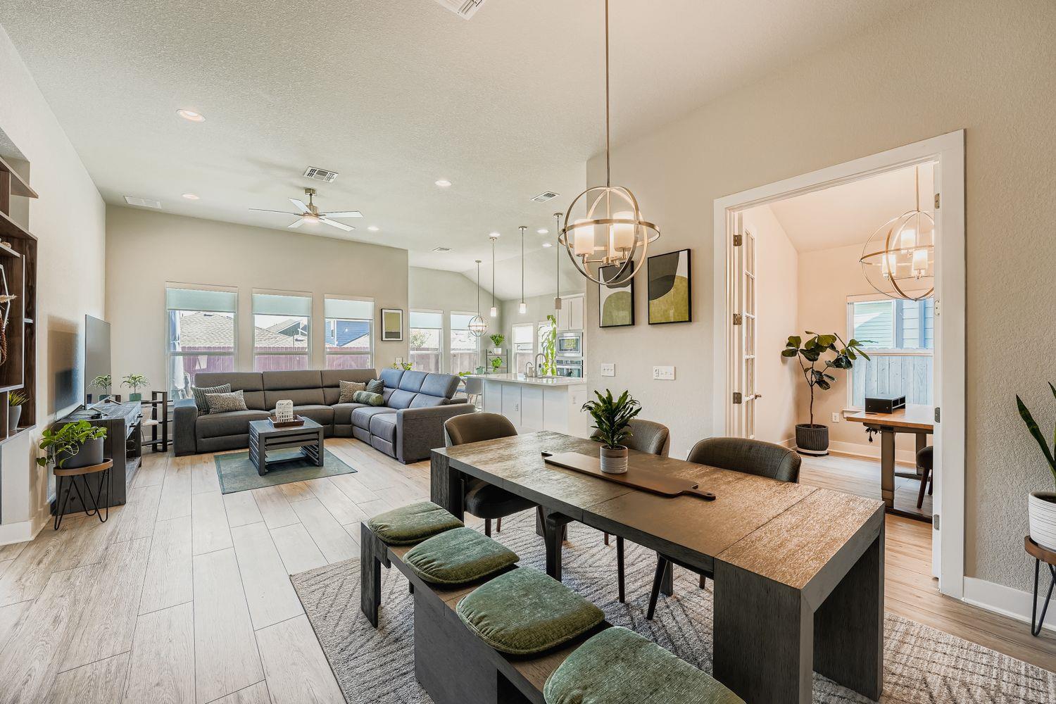 9800 Grapevine Leaf Dr, Manor, TX 78653