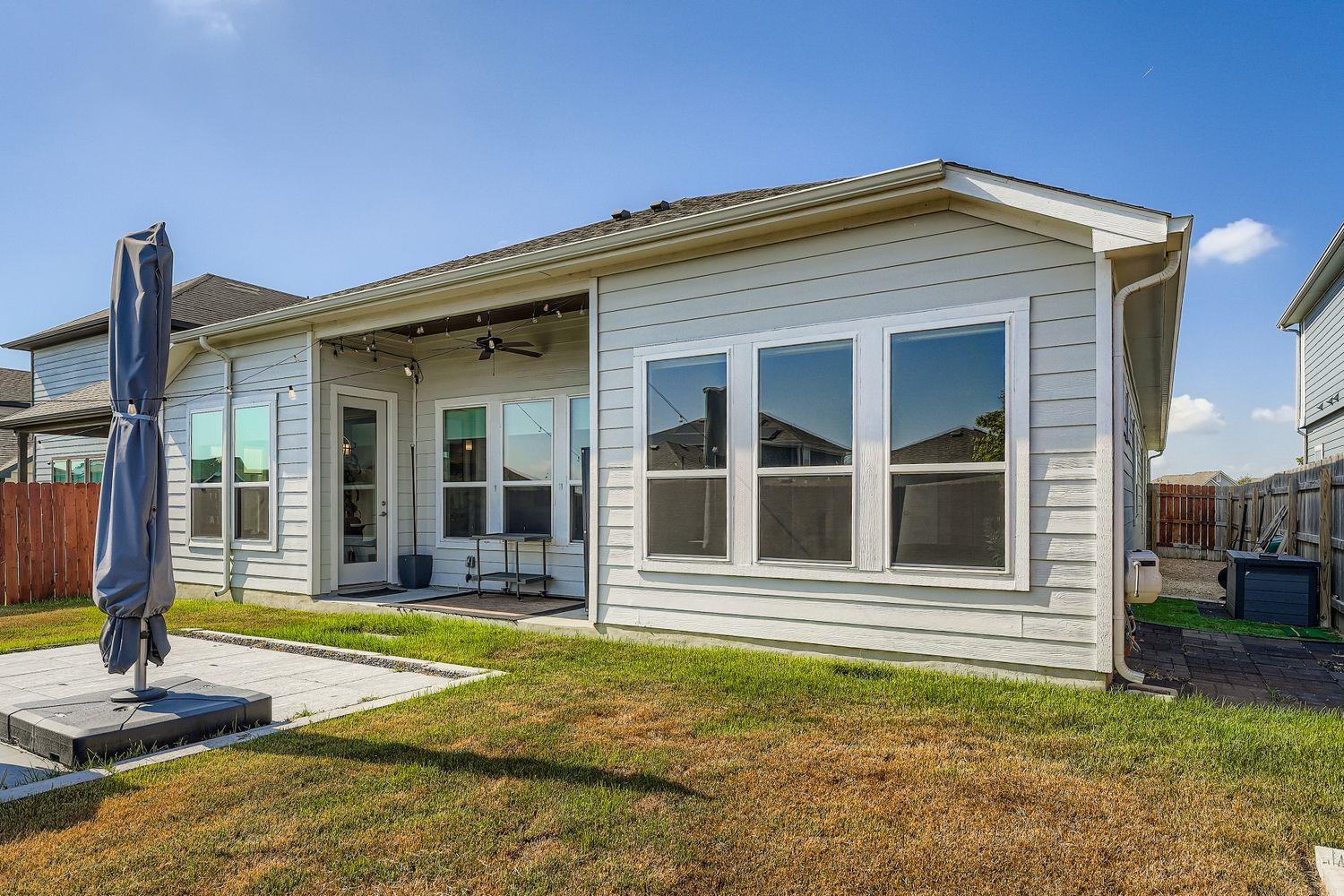 9800 Grapevine Leaf Dr, Manor, TX 78653