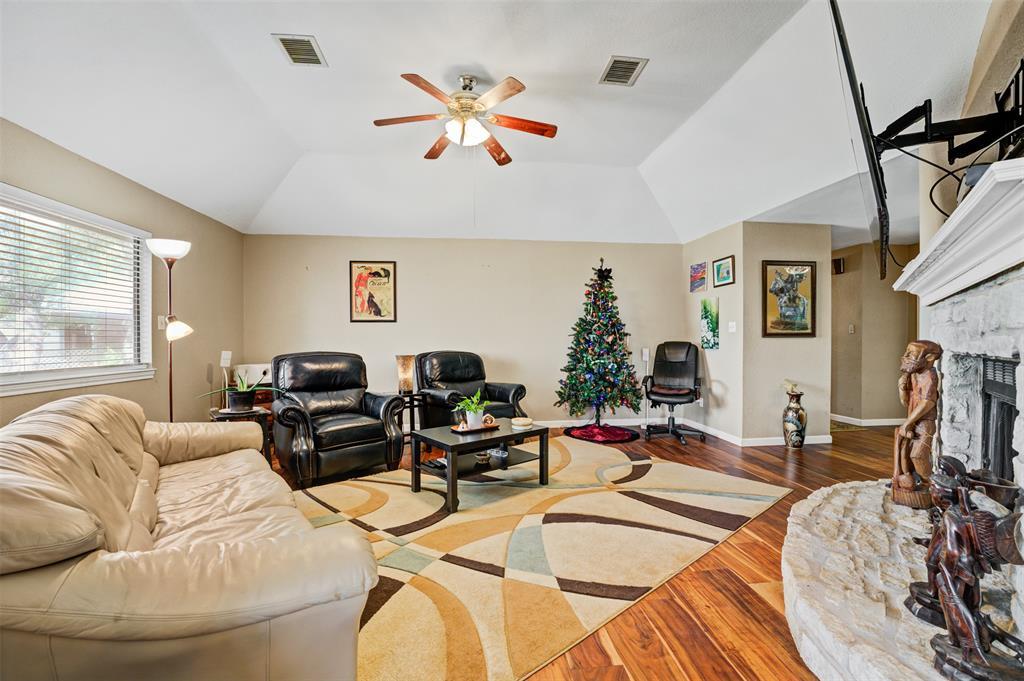 21013 Ridgeview Loop, Lago Vista, TX 78645