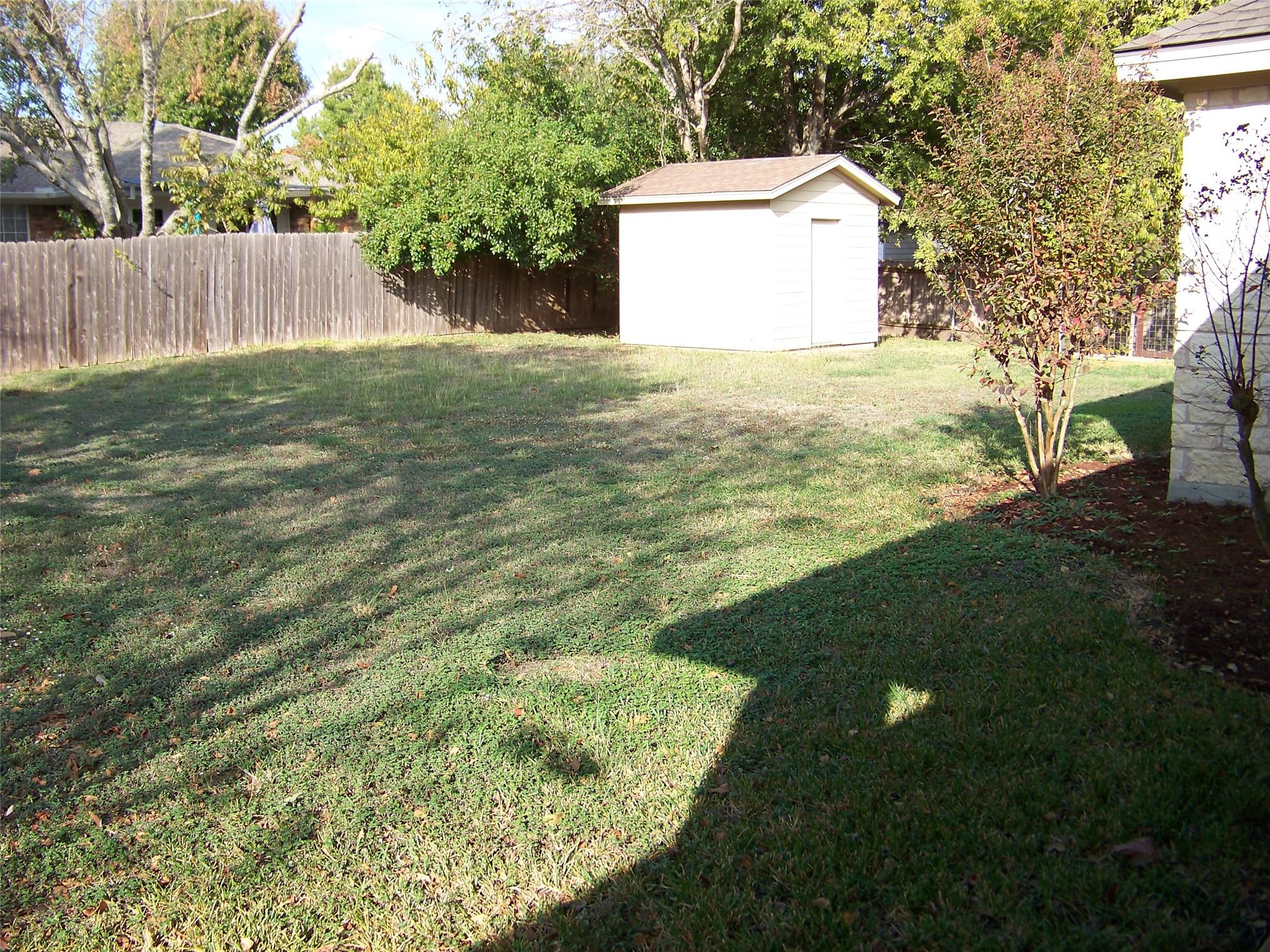 1400 T H Johnson Dr, Taylor, TX 76574