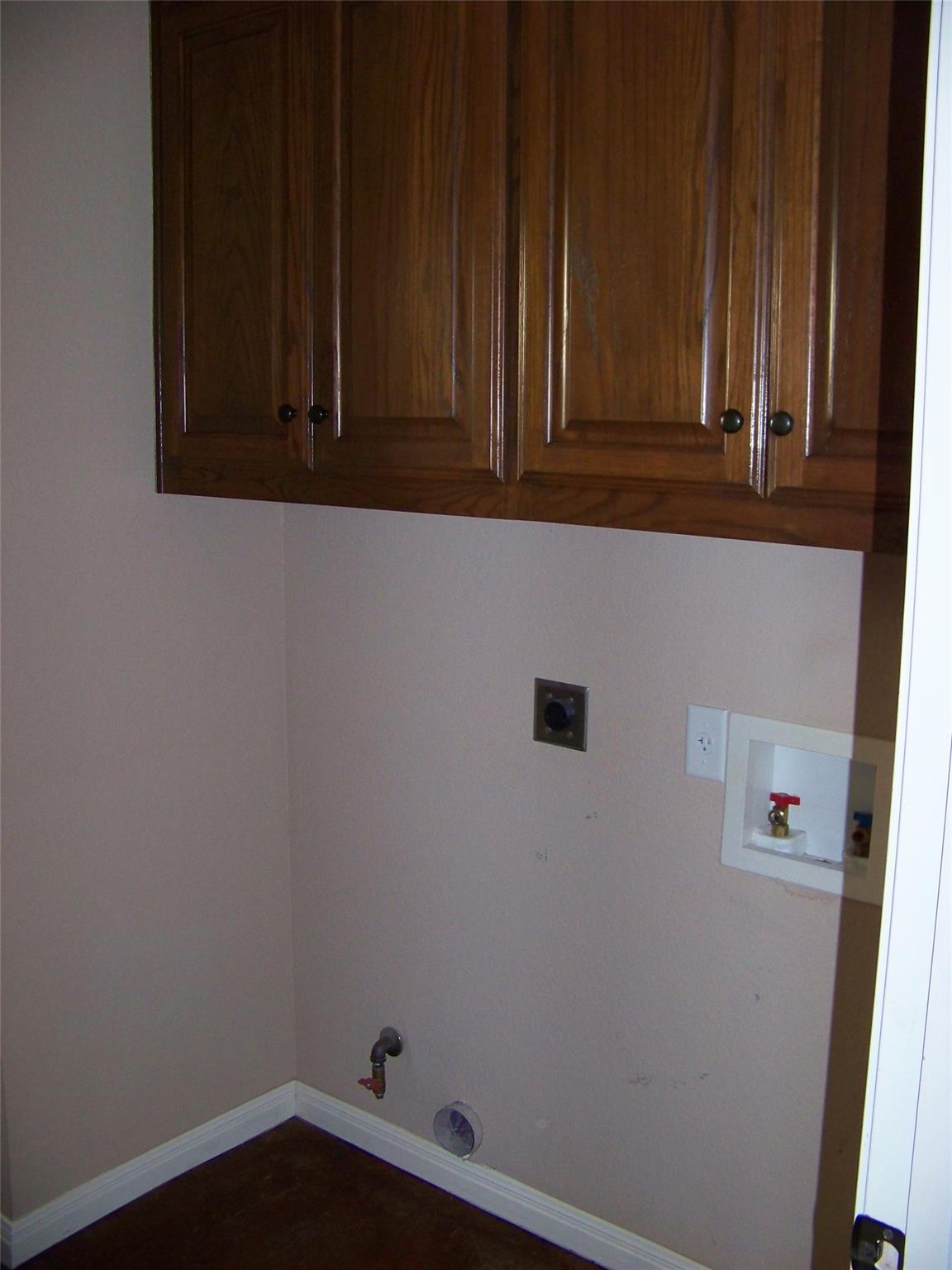 1400 T H Johnson Dr, Taylor, TX 76574